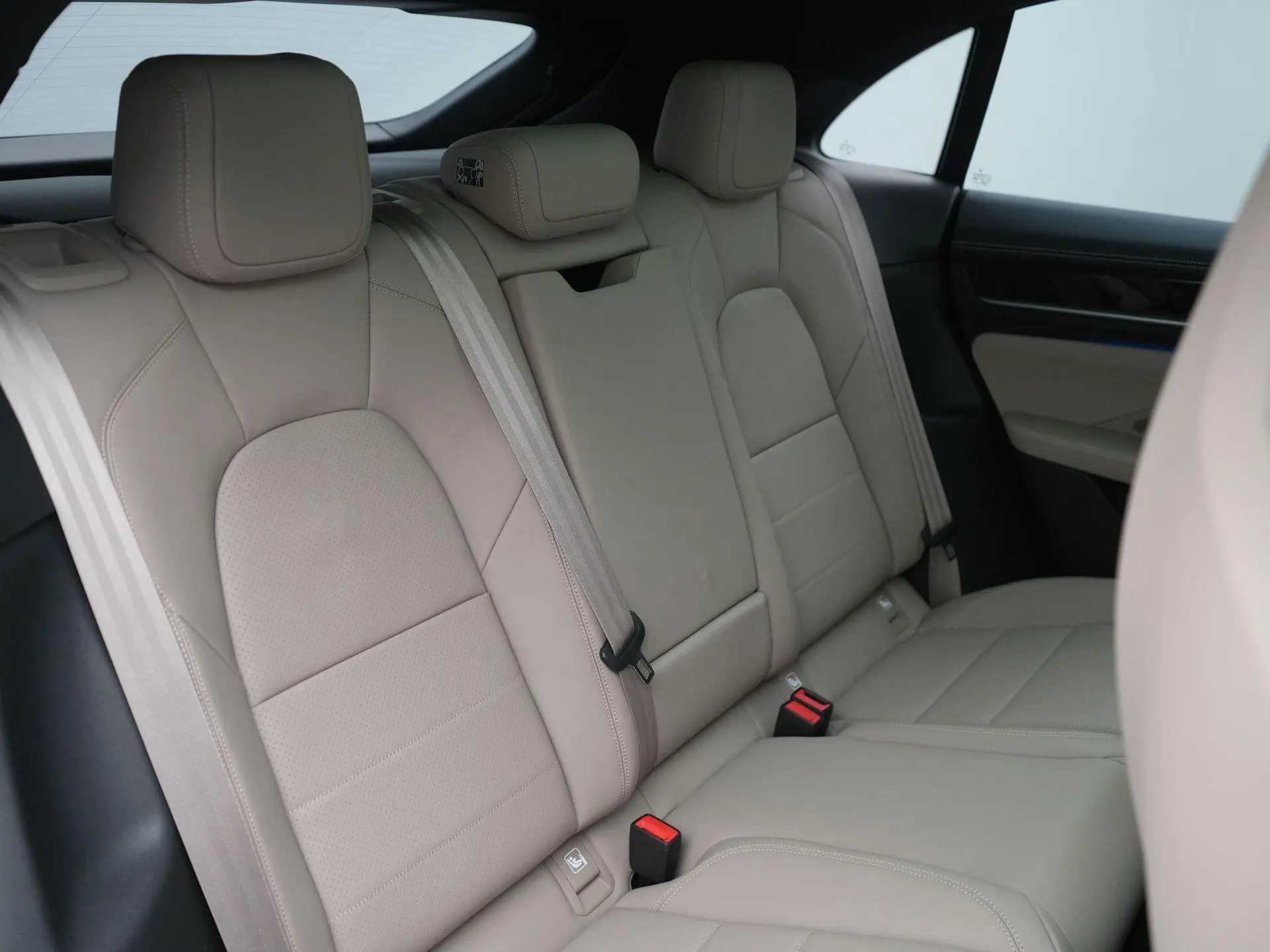 Macan 4