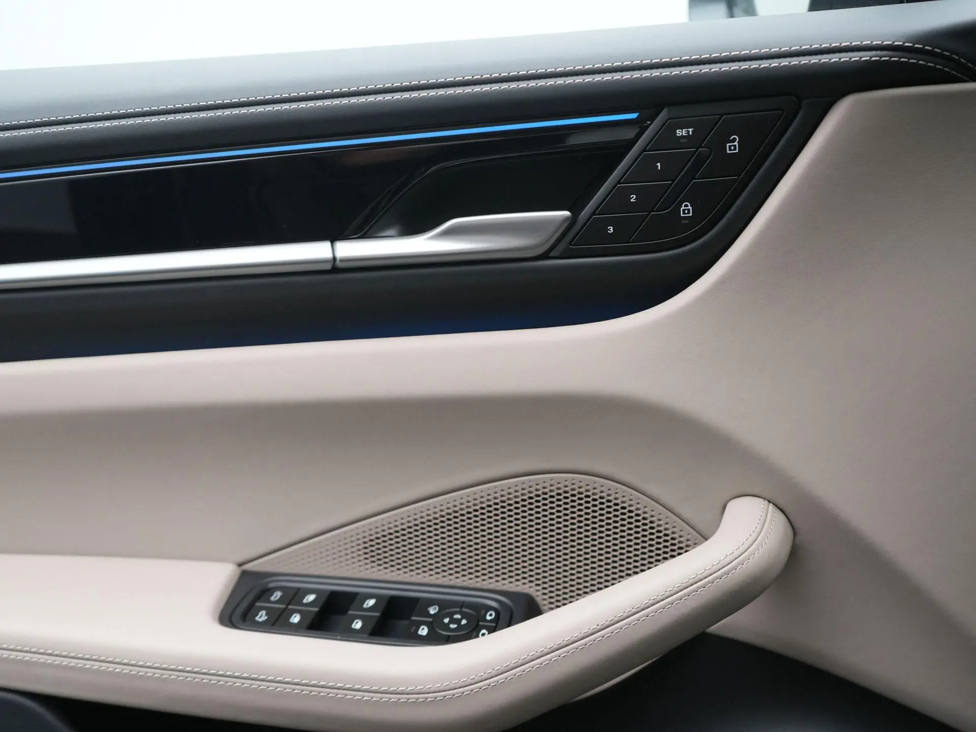 Macan 4