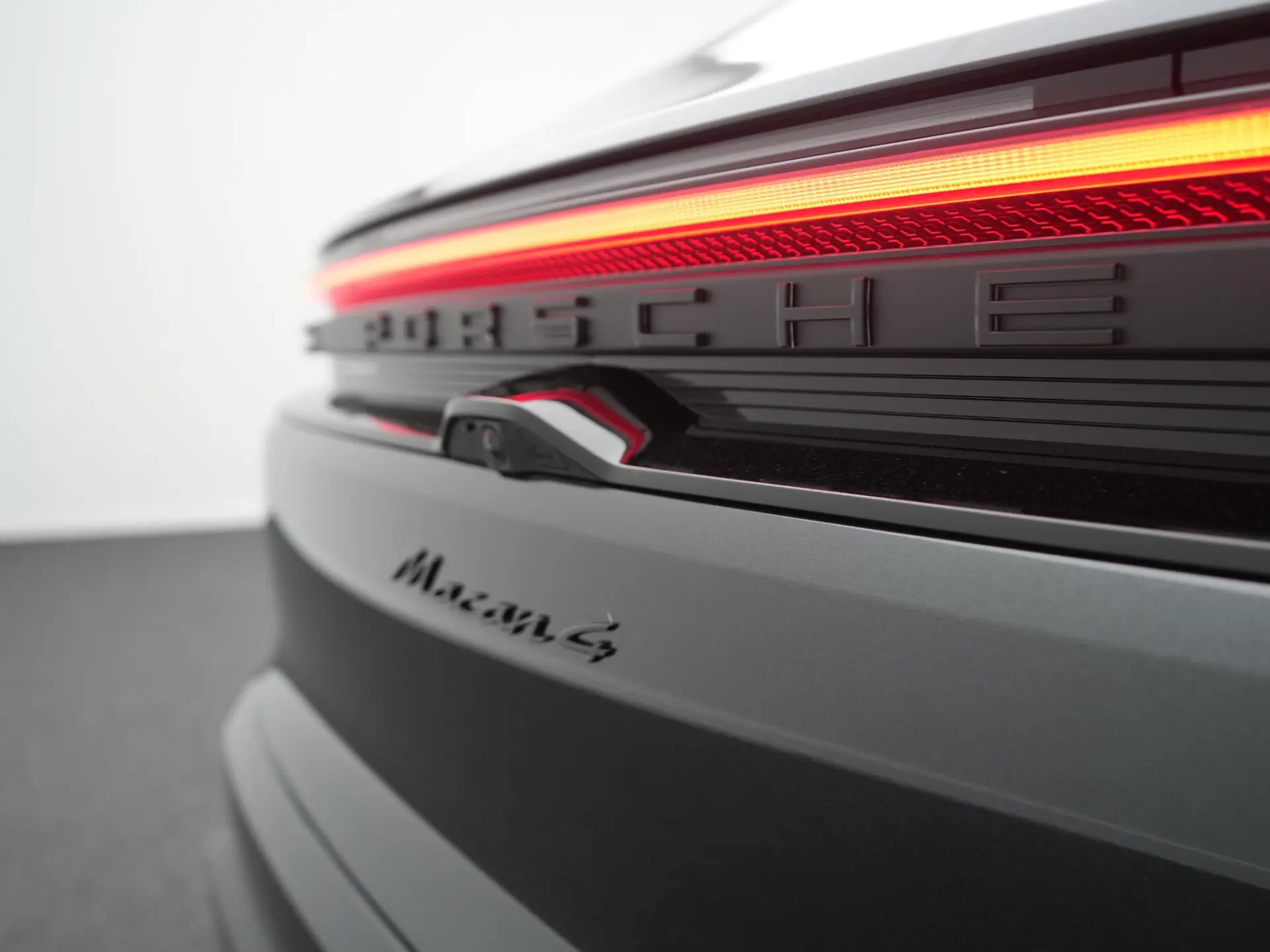 Macan 4