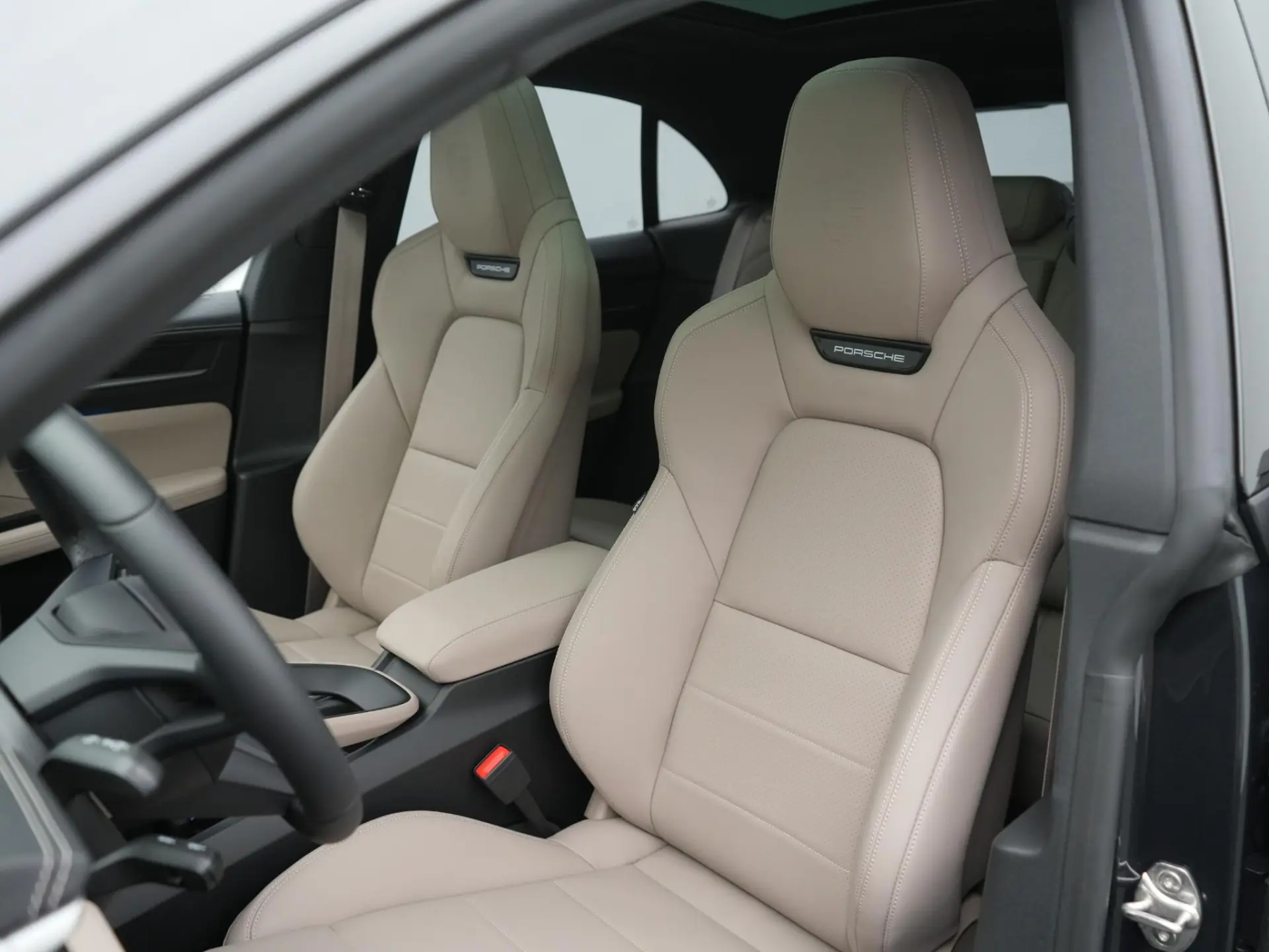 Macan 4
