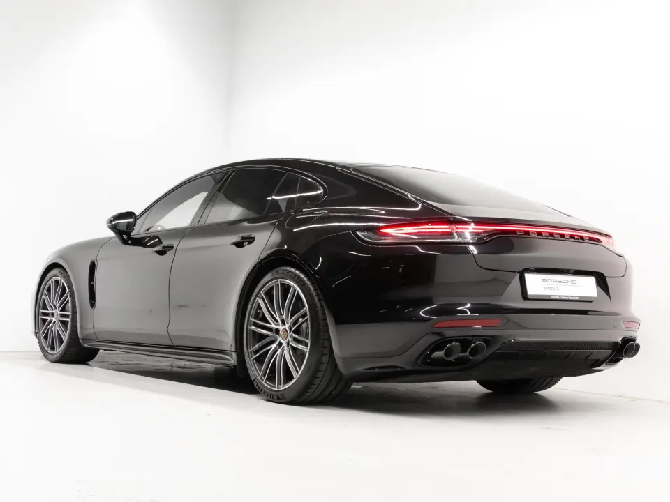 Porsche Panamera 4 E-Hybrid Platinum Edition