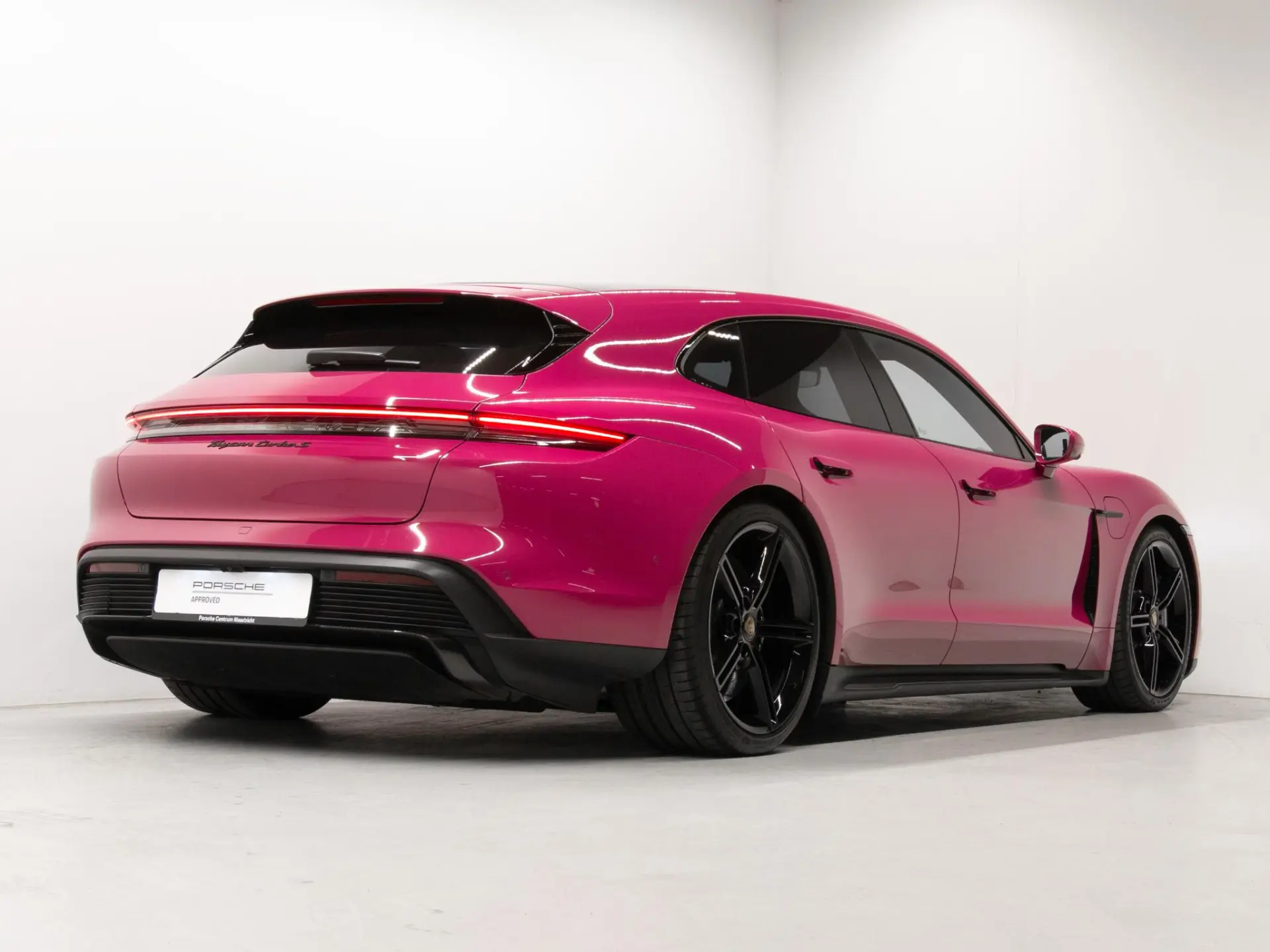 Taycan Turbo S Sport Turismo