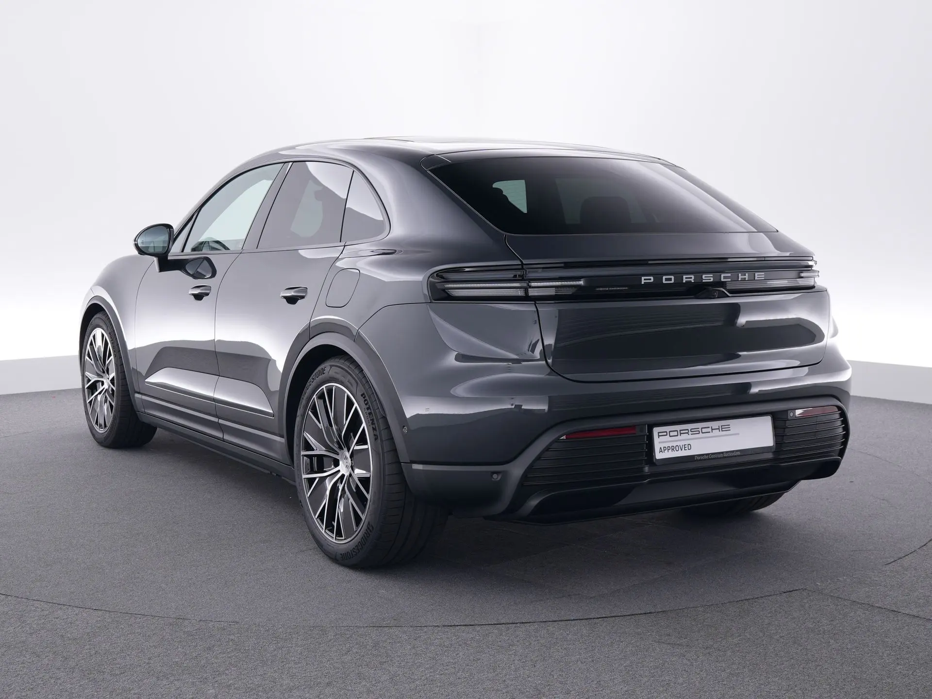 Macan 4