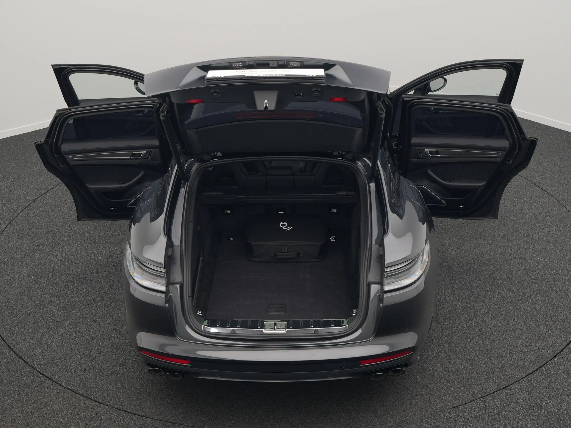 Panamera 4 E-Hybrid Sport Turismo Platinum Edition