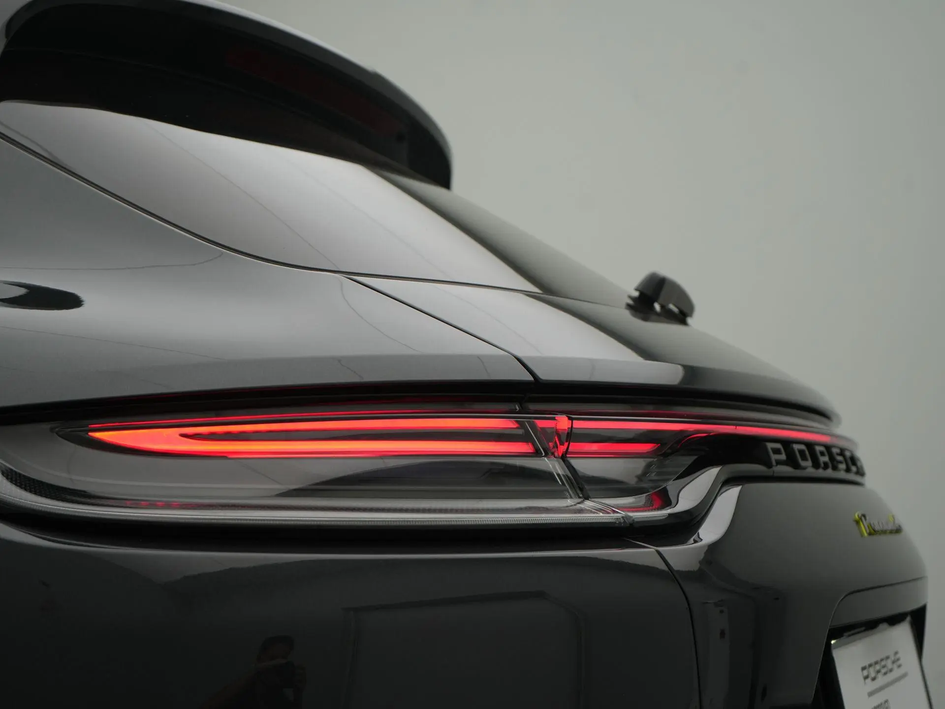 Panamera 4 E-Hybrid Sport Turismo Platinum Edition