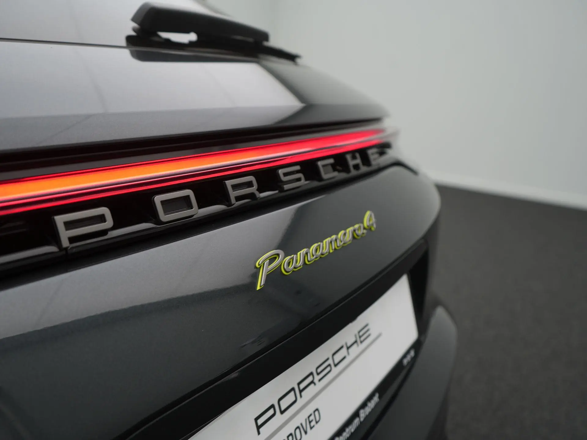 Panamera 4 E-Hybrid Sport Turismo Platinum Edition