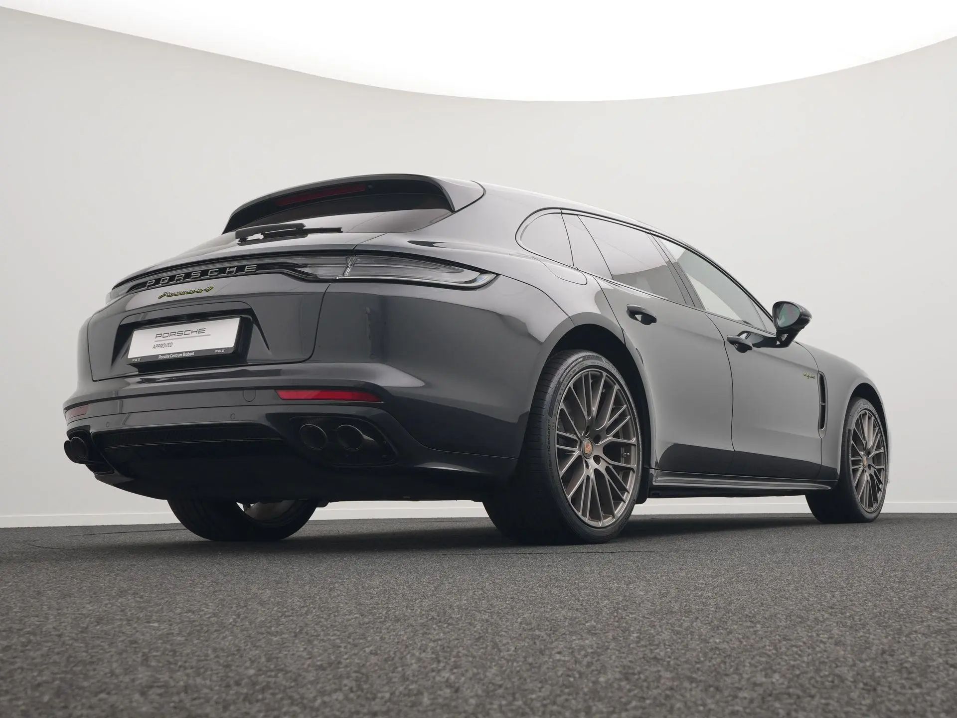 Panamera 4 E-Hybrid Sport Turismo Platinum Edition