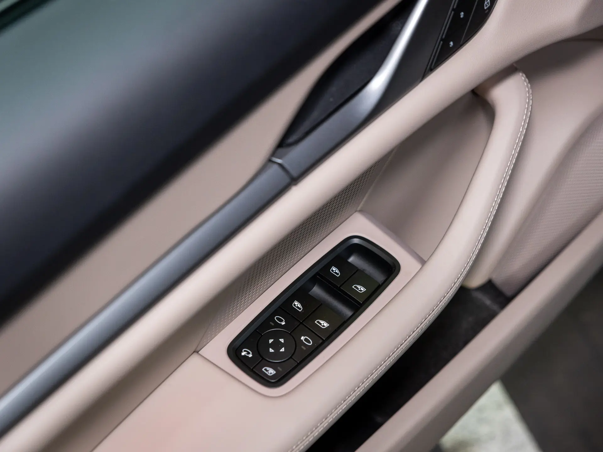 Taycan 4 Cross Turismo