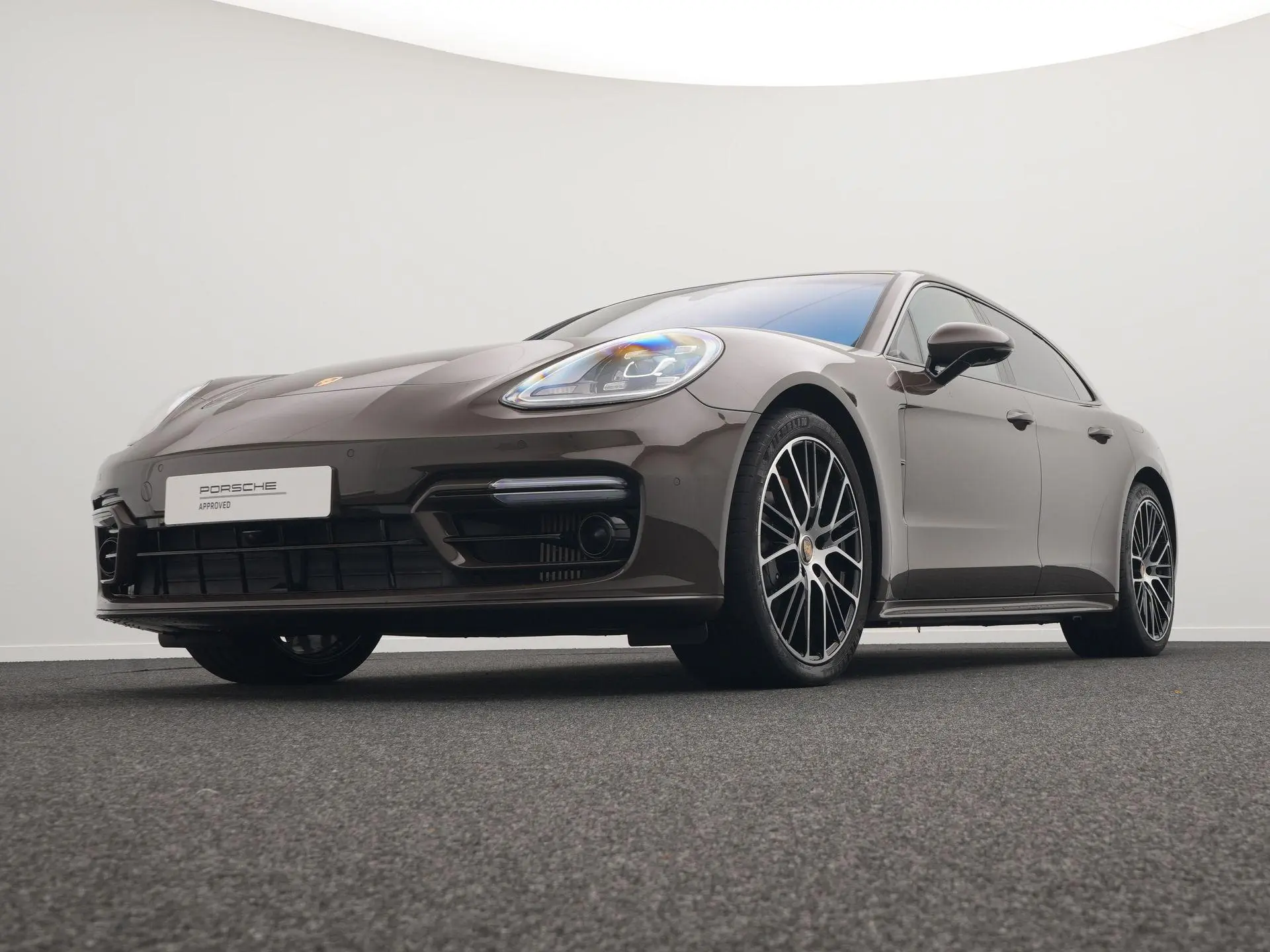 Panamera Sport Turismo 4 E-Hybrid Platinum Edition