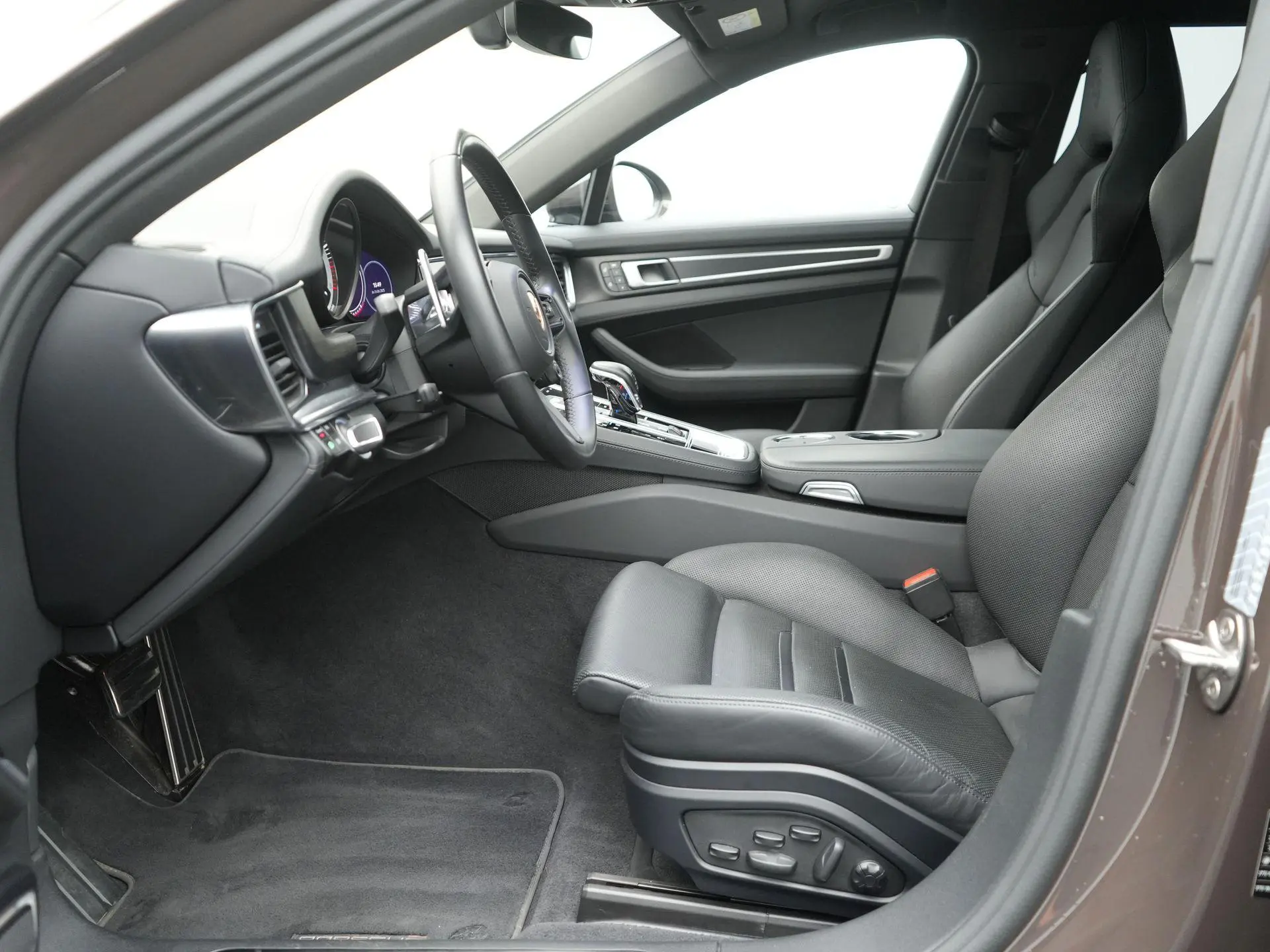 Panamera Sport Turismo 4 E-Hybrid Platinum Edition