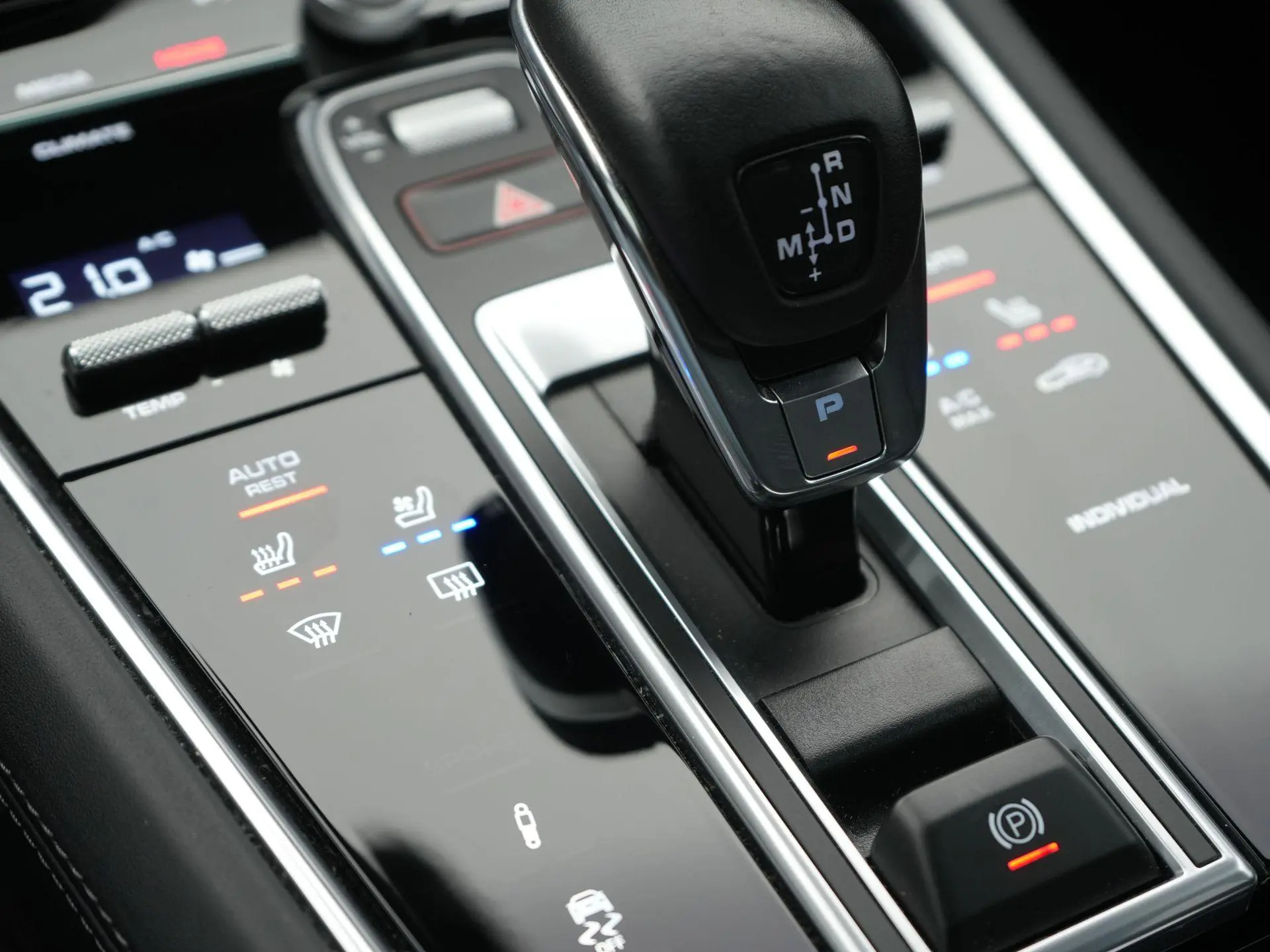 Panamera Sport Turismo 4 E-Hybrid Platinum Edition