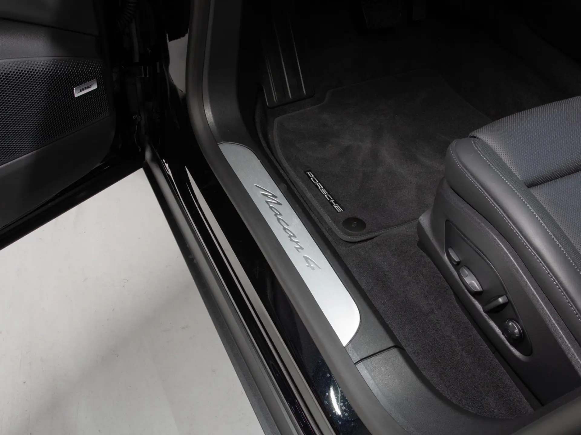 Macan 4