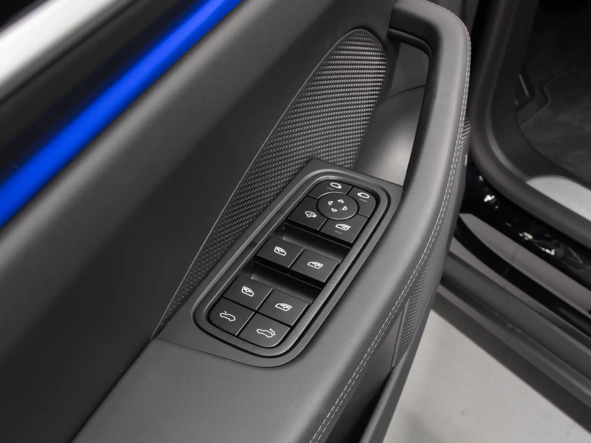 Macan 4