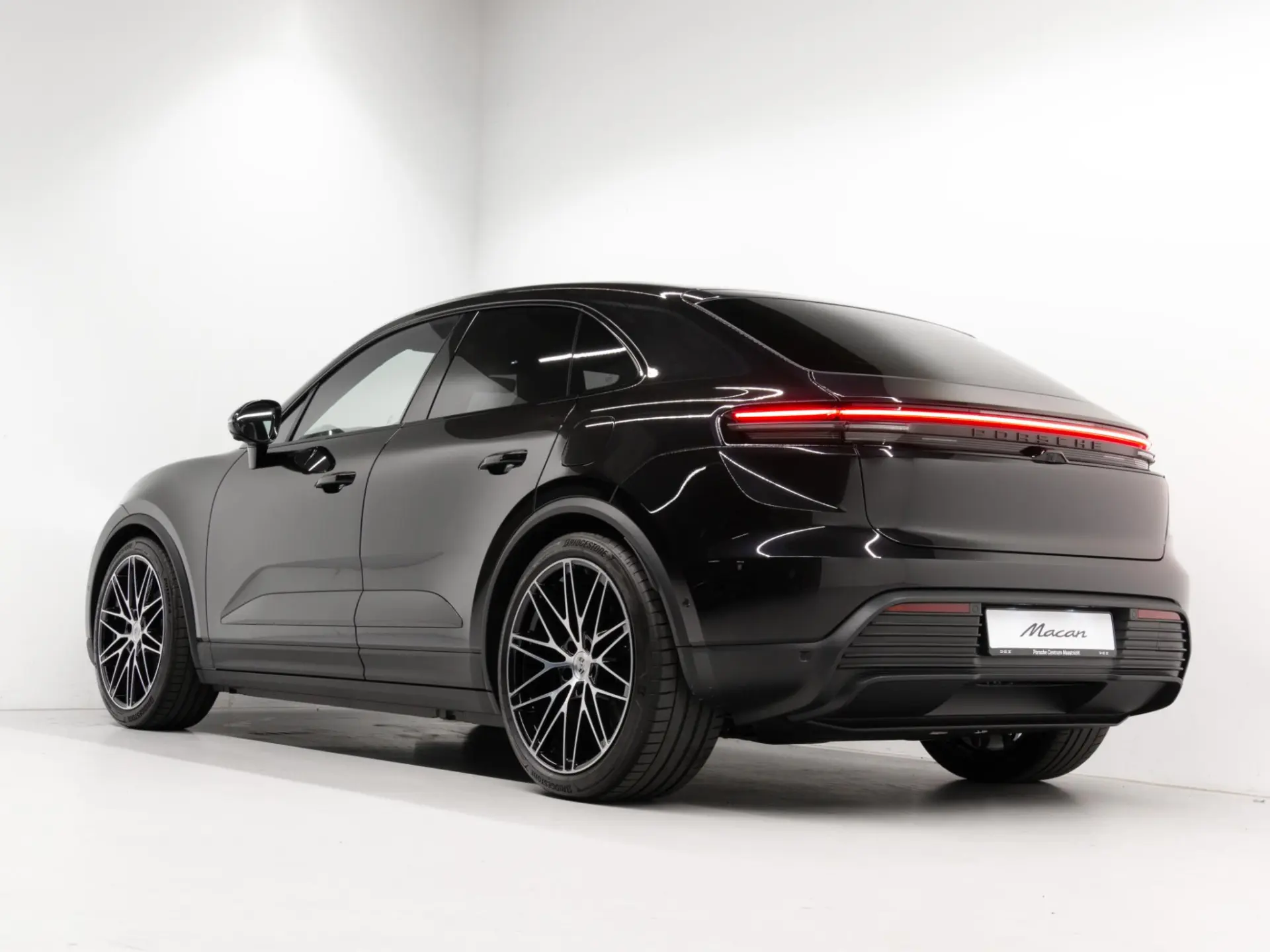 Macan 4