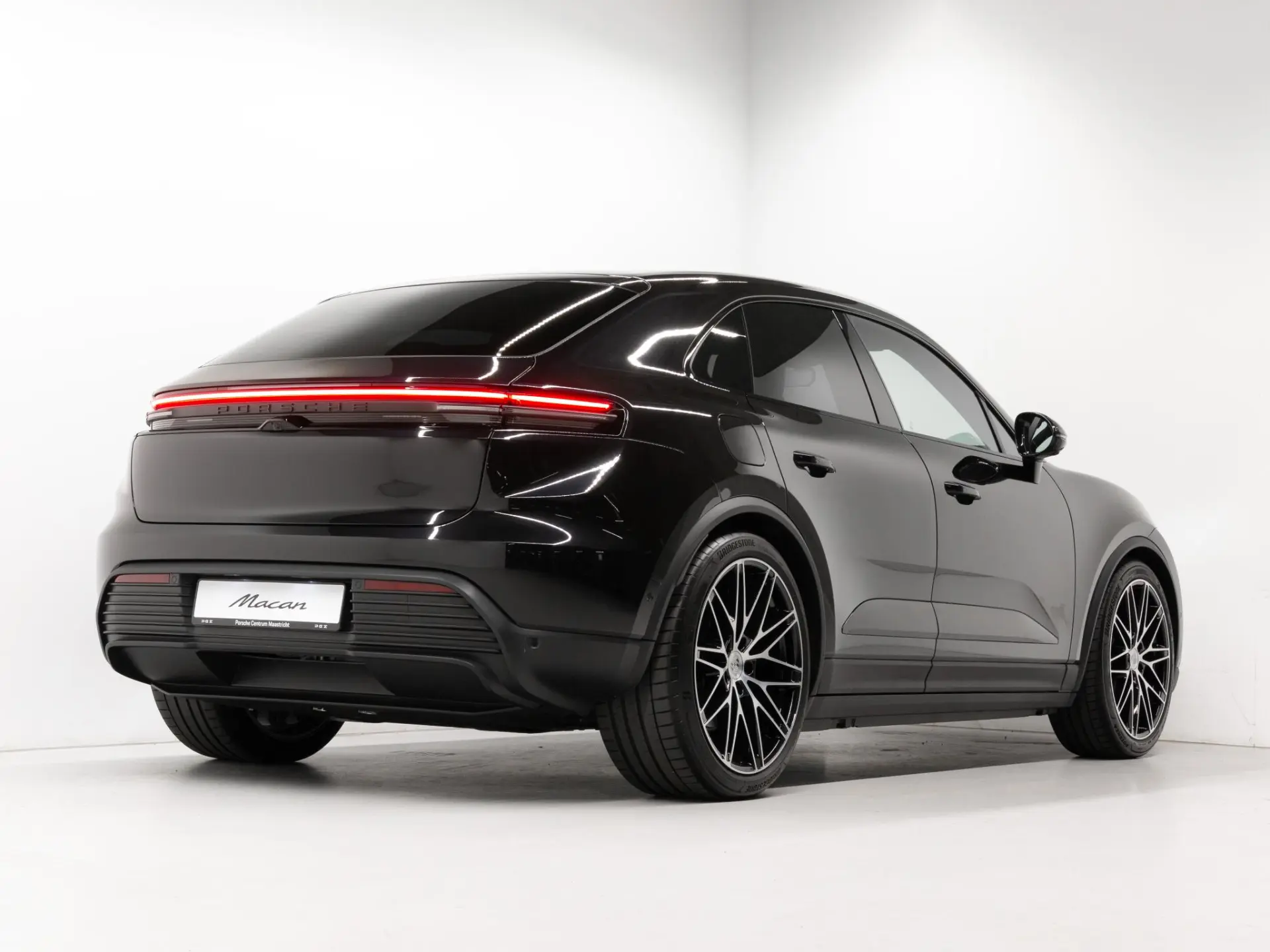 Macan 4