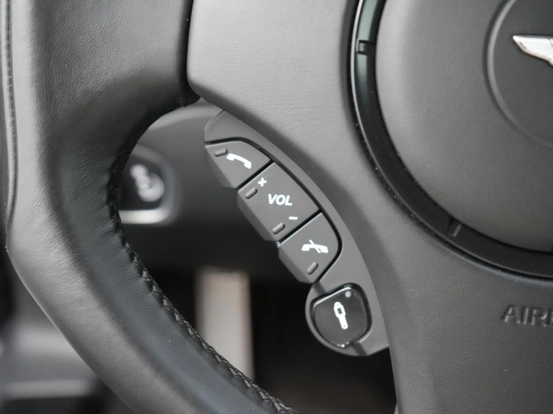 Vanquish Volante touchtronic