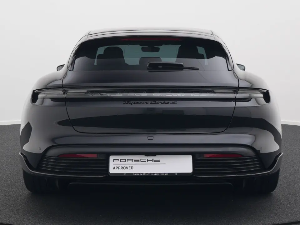 Taycan Turbo S Sport Turismo