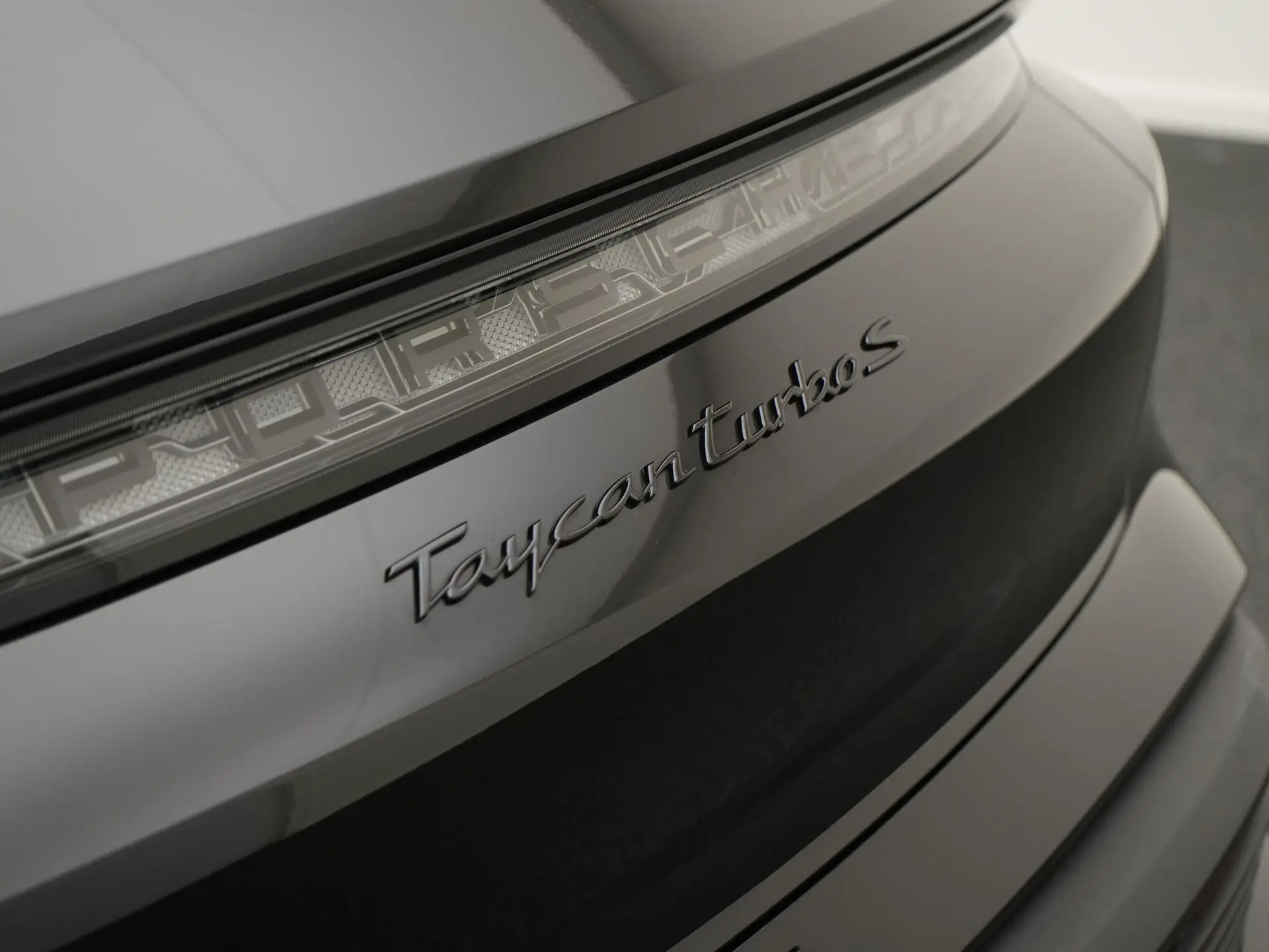 Taycan Turbo S Sport Turismo