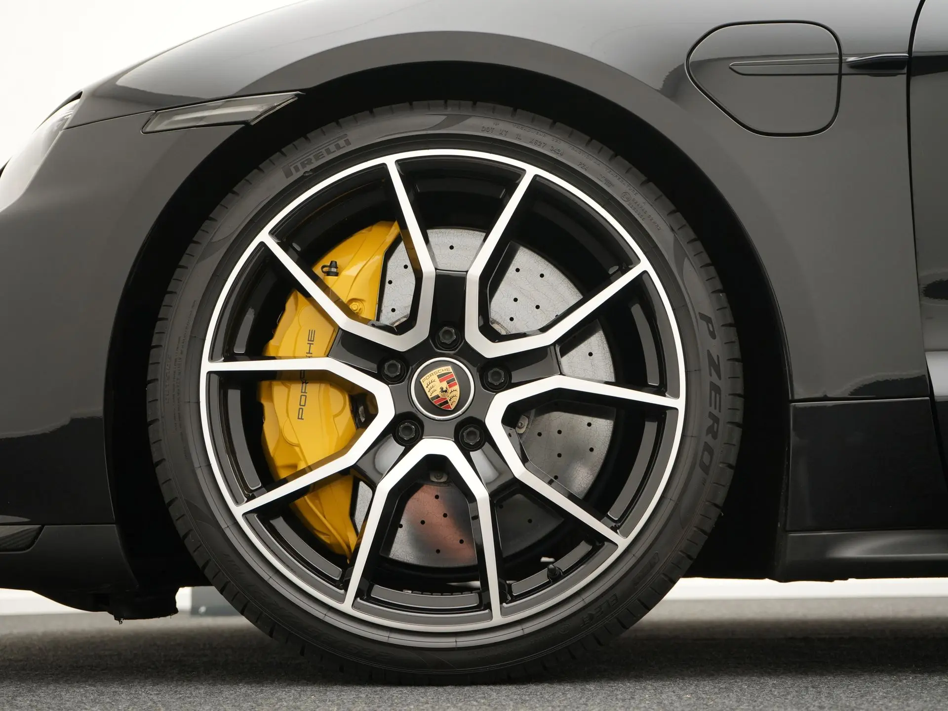 Taycan Turbo S Sport Turismo