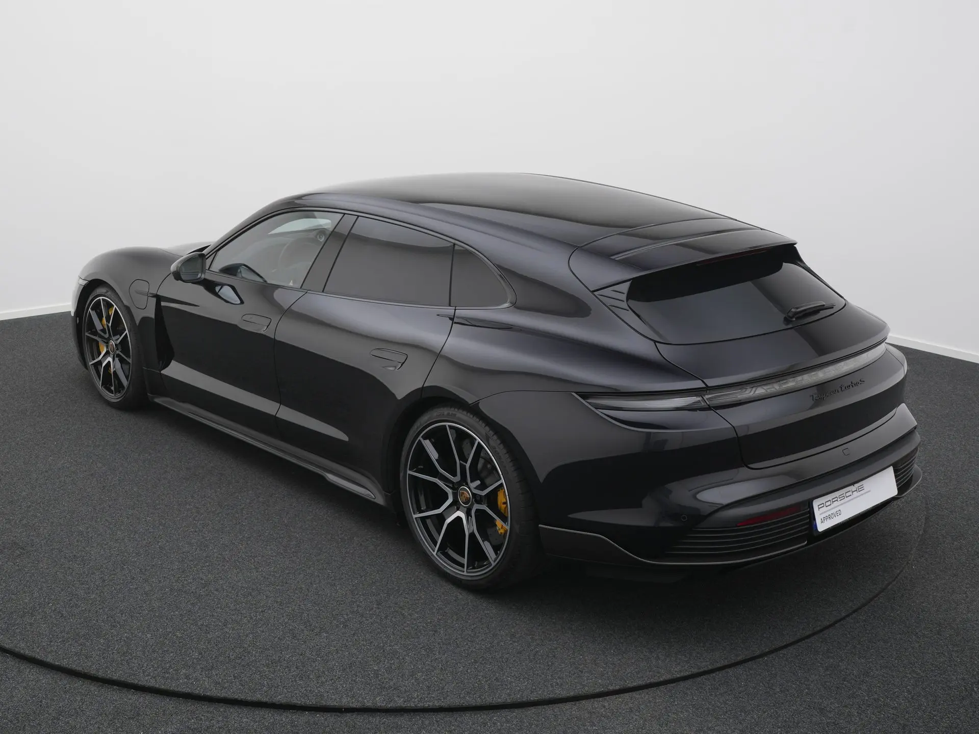 Taycan Turbo S Sport Turismo