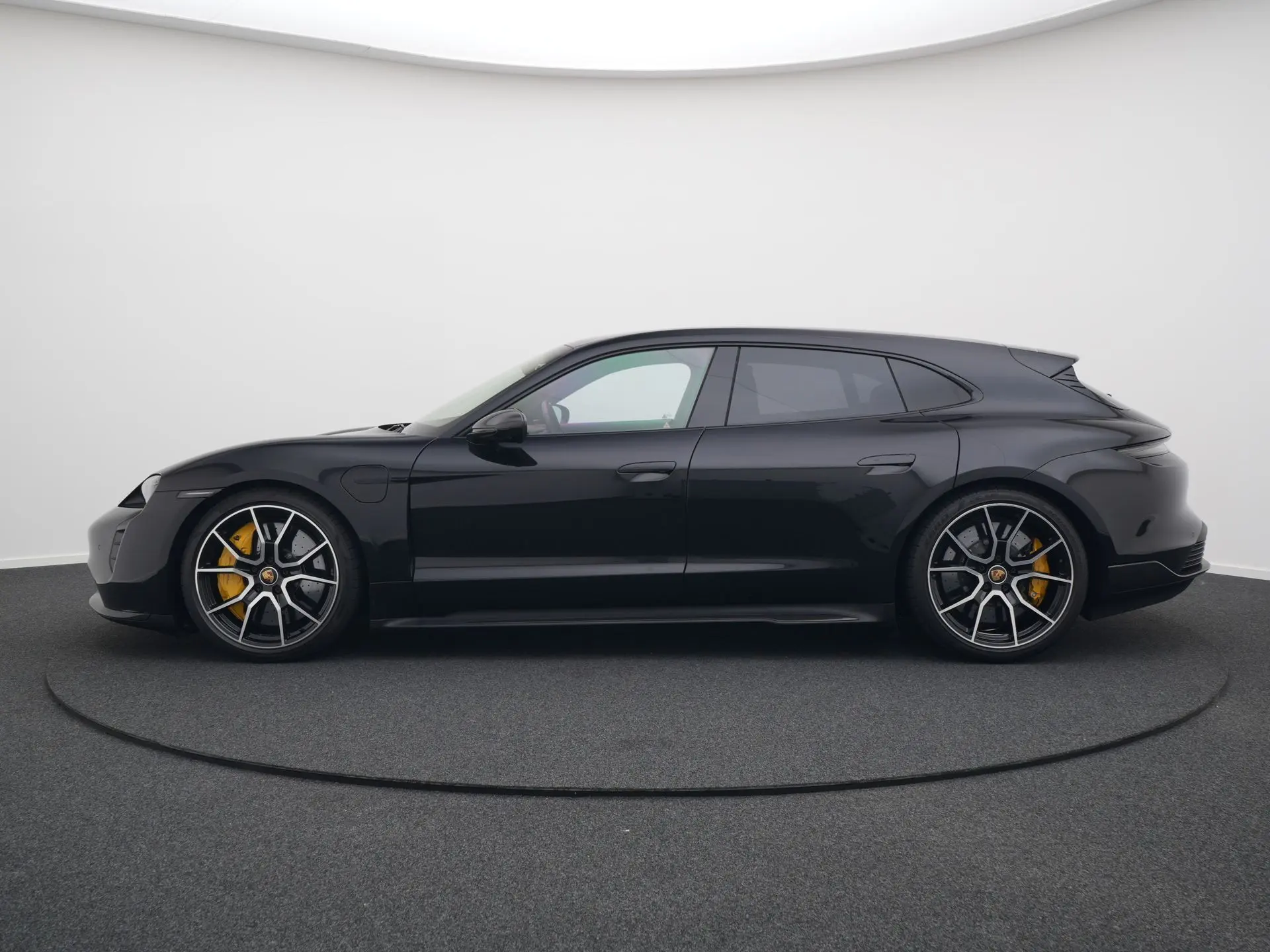 Taycan Turbo S Sport Turismo