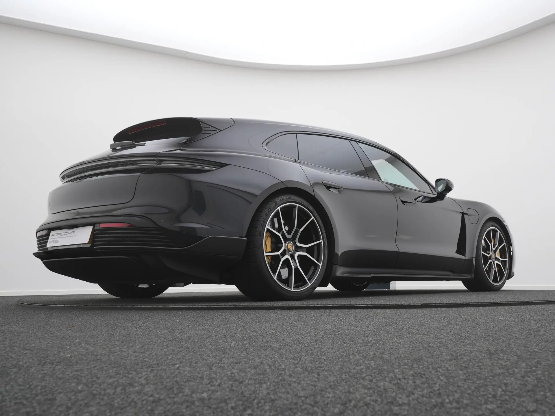 Taycan Turbo S Sport Turismo