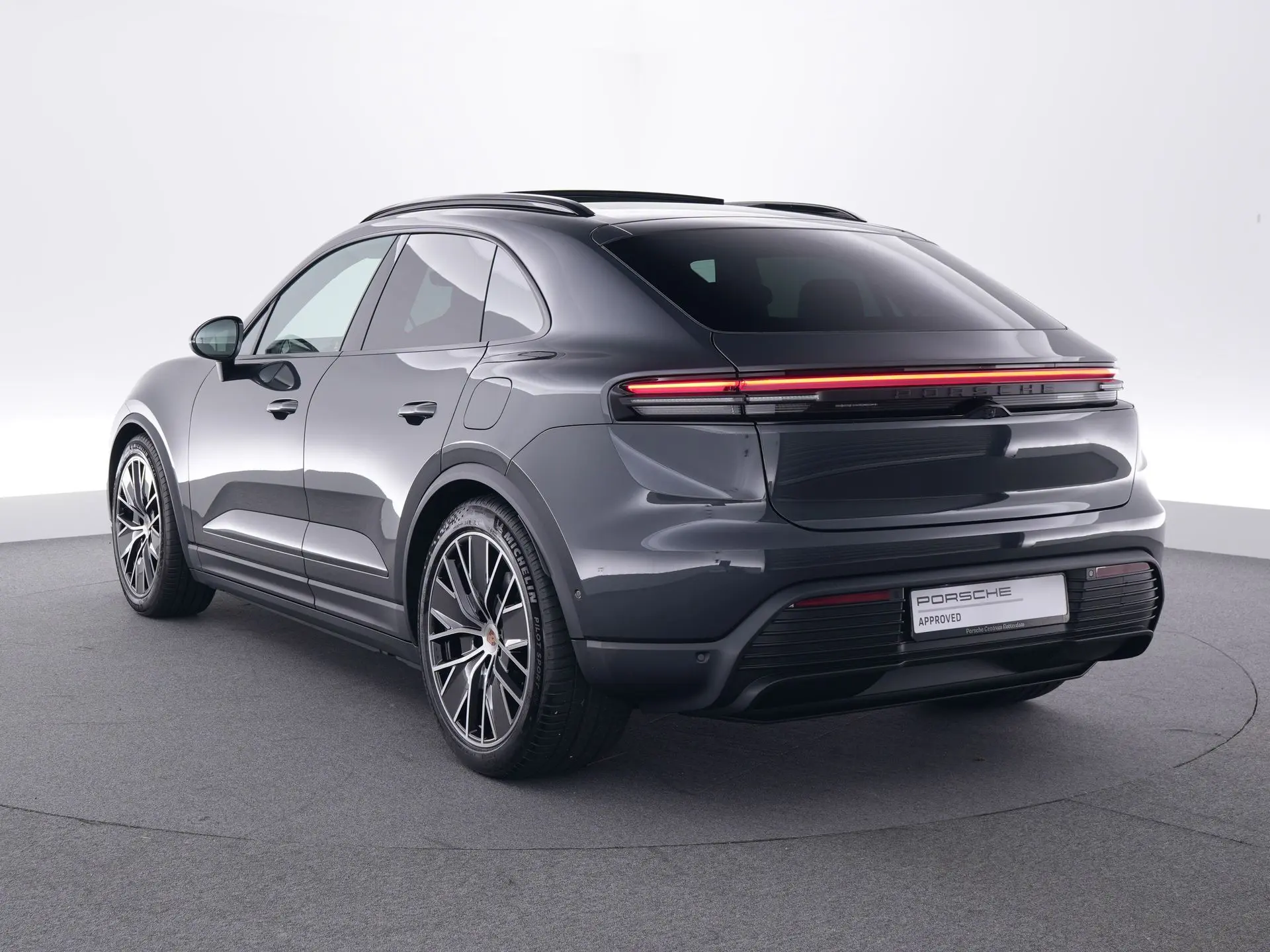 Macan 4
