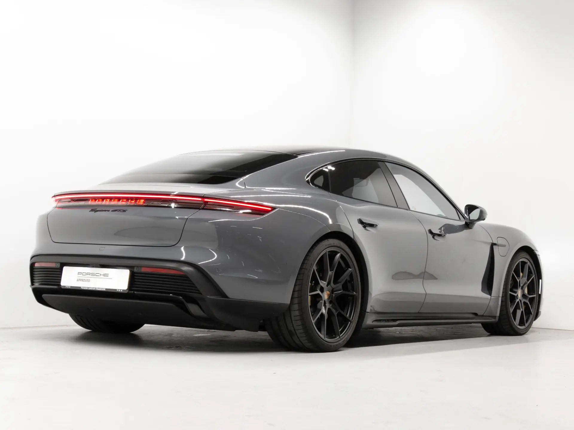 Taycan GTS