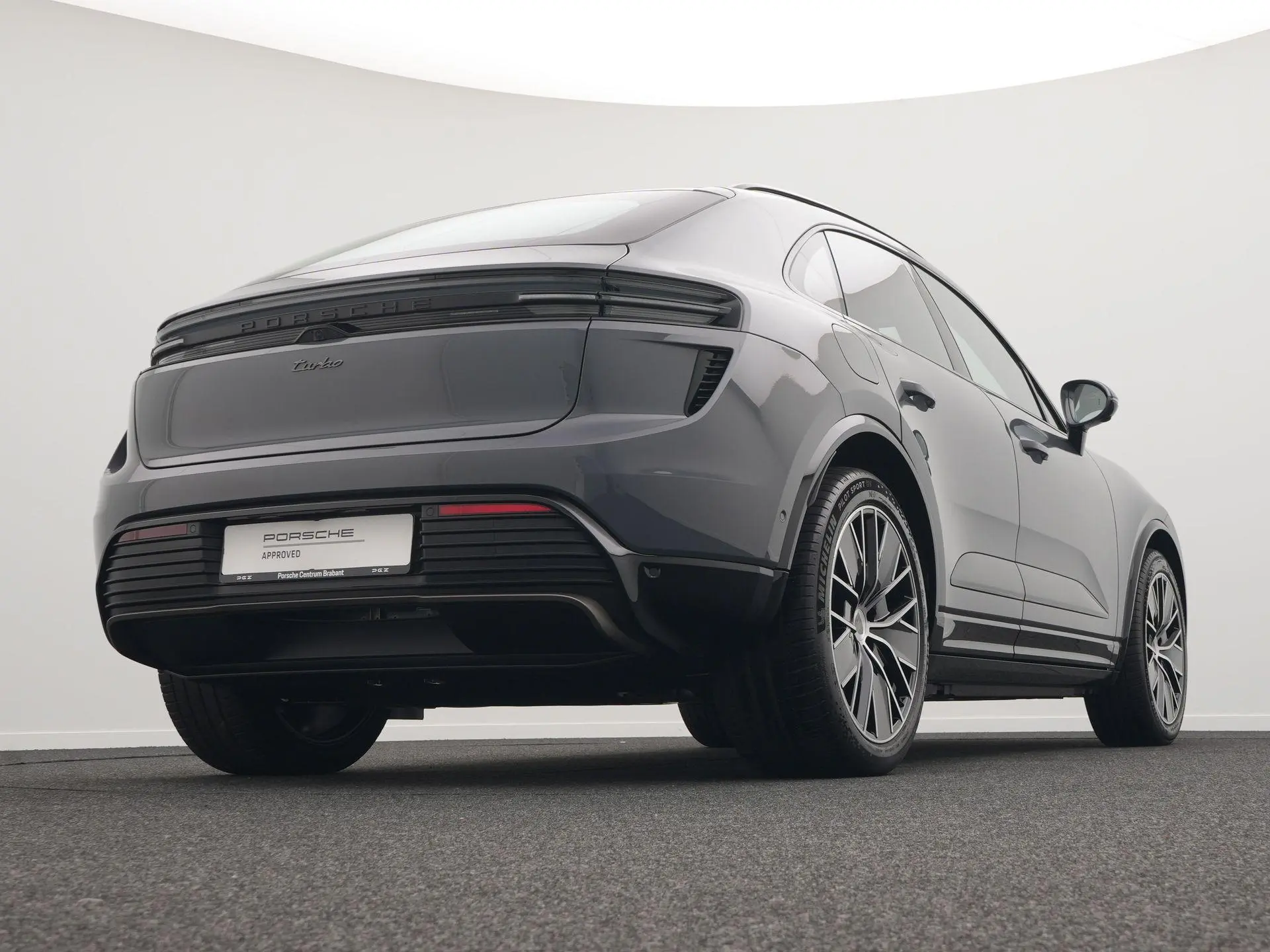 Macan Turbo