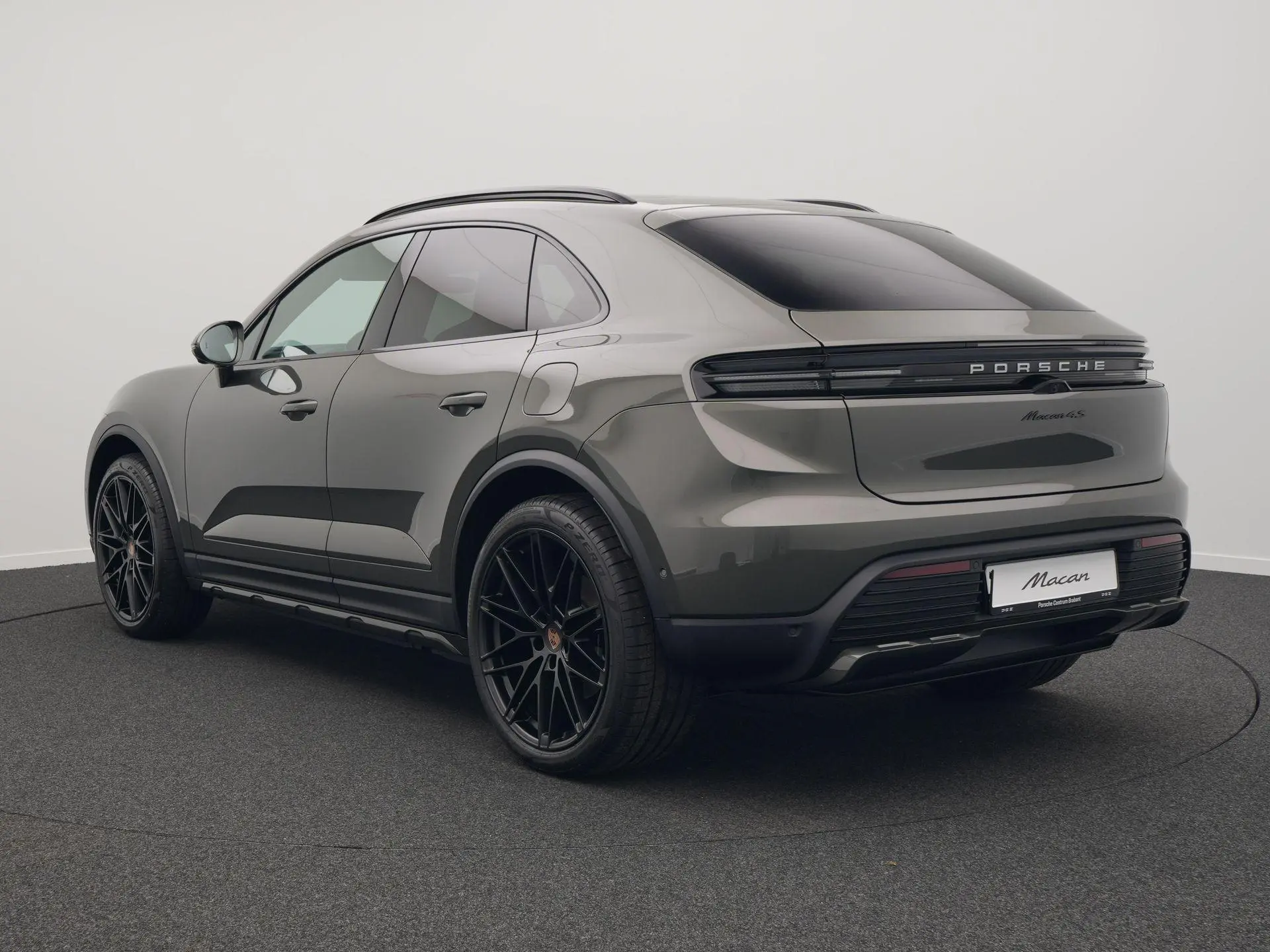 Macan 4 S