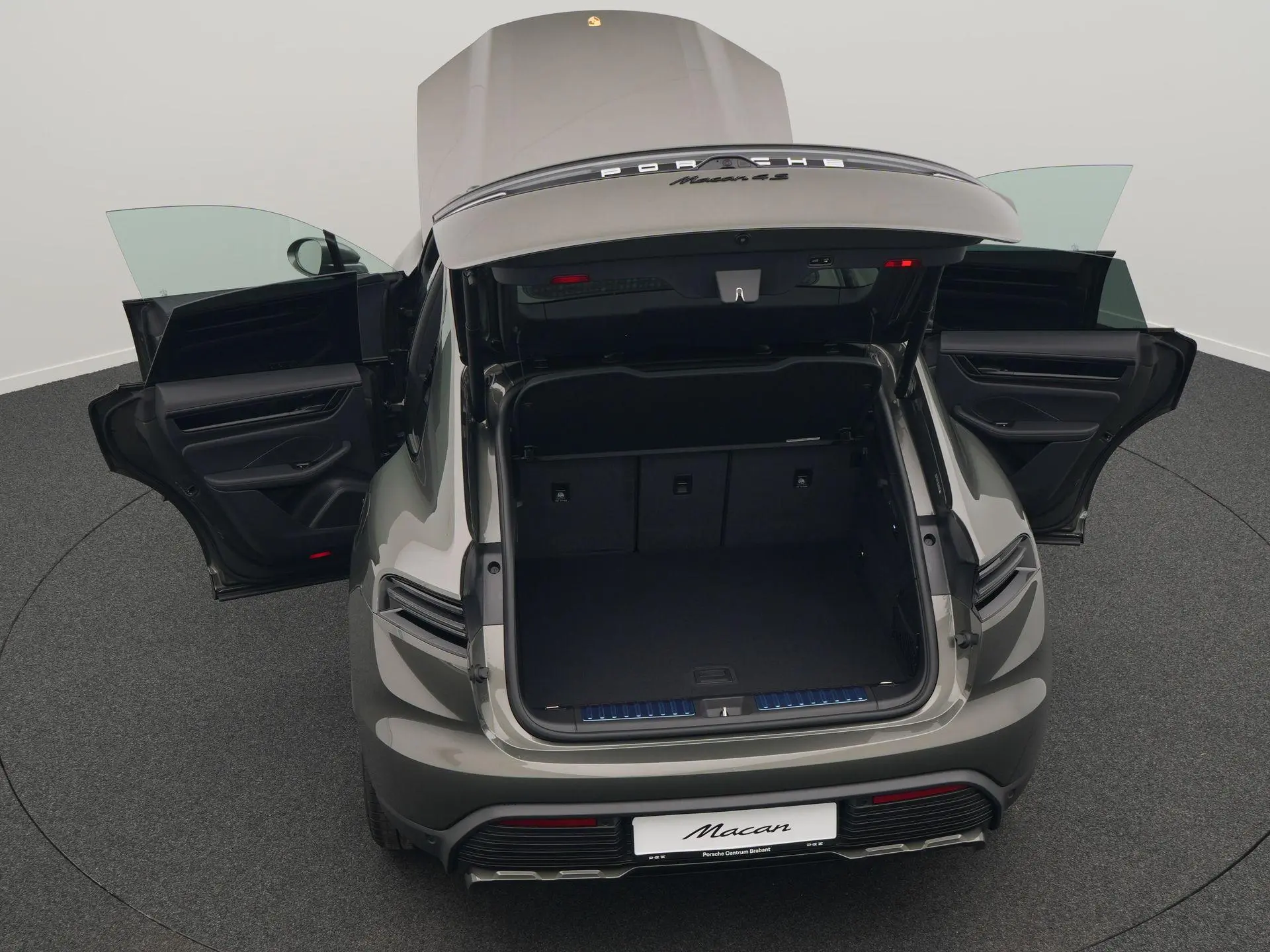 Macan 4 S
