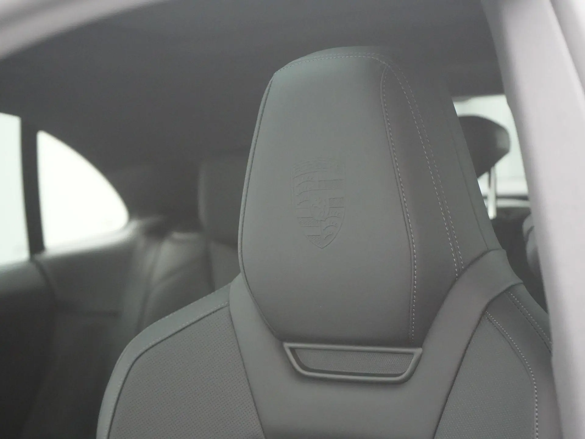 Macan 4 S