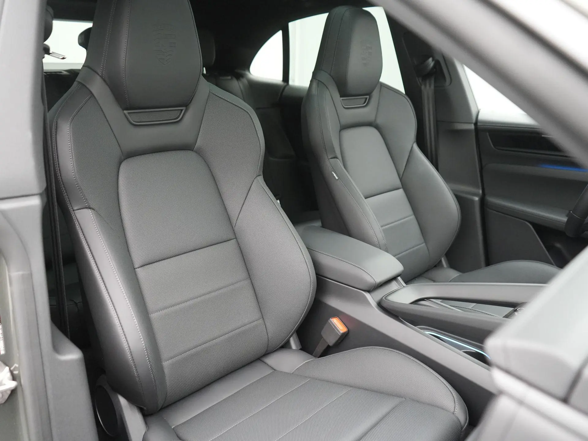 Macan 4 S