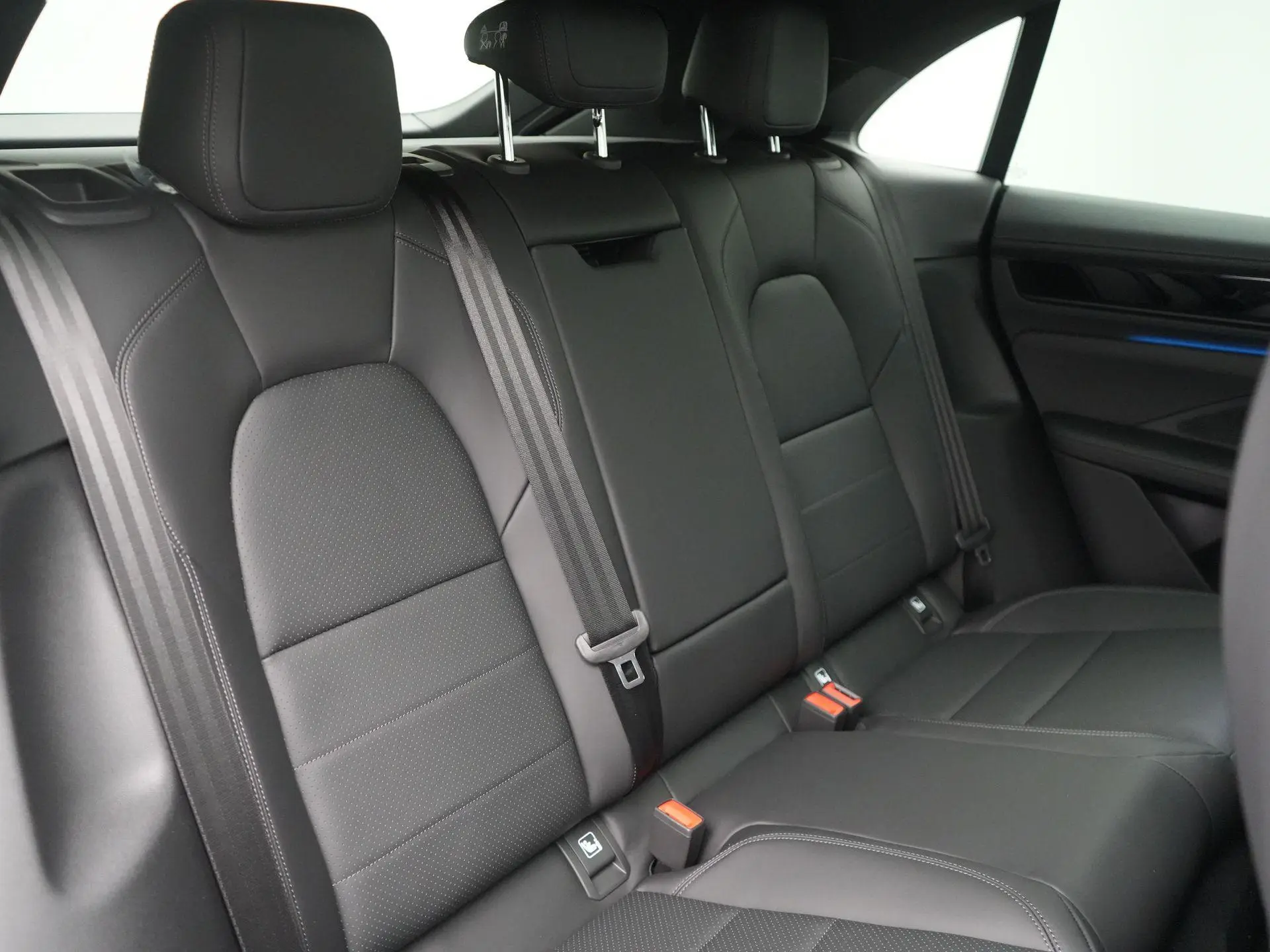 Macan 4 S