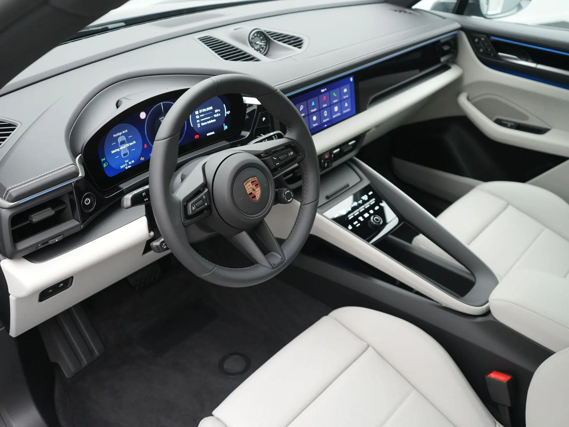 Macan 4
