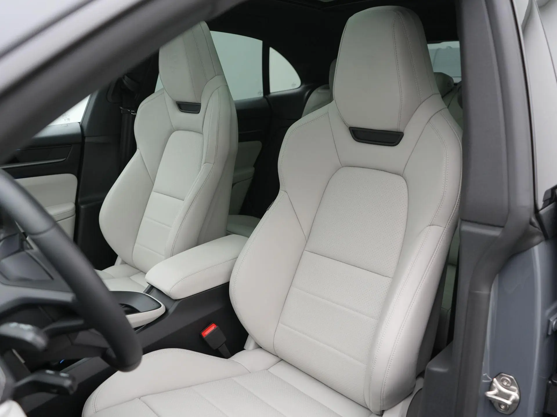 Macan 4