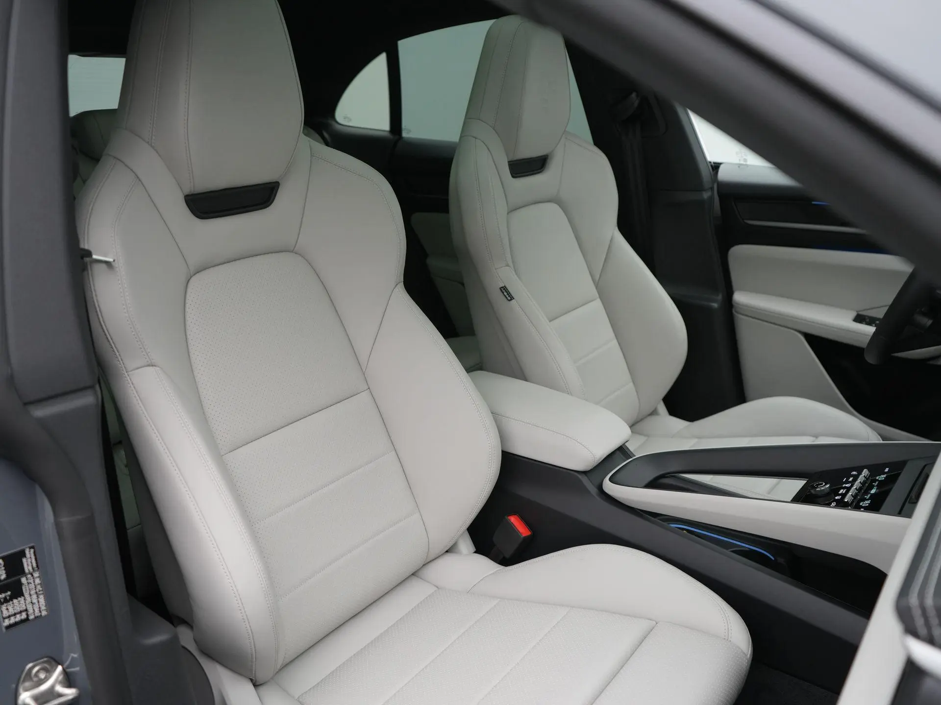Macan 4