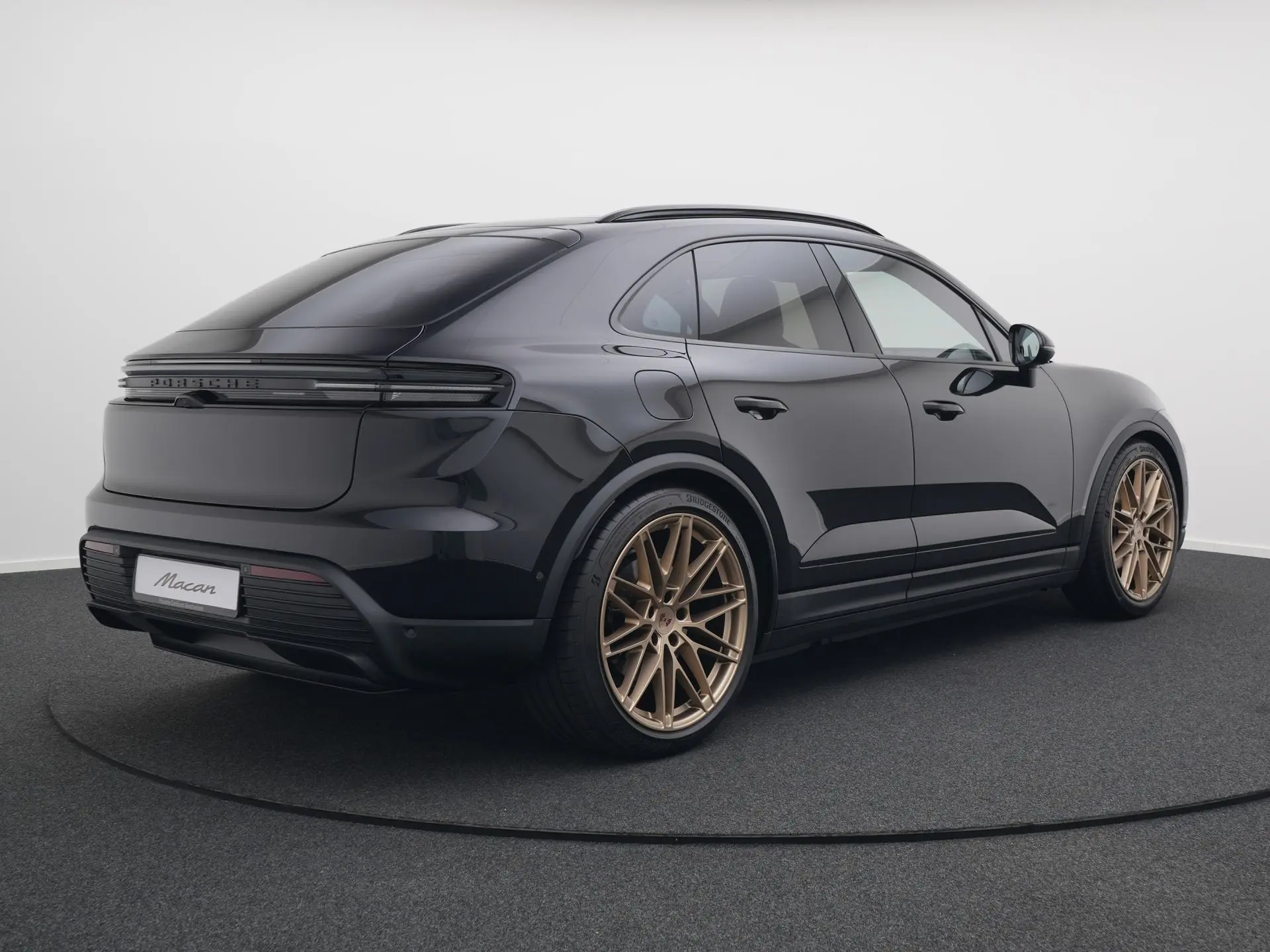 Macan 4
