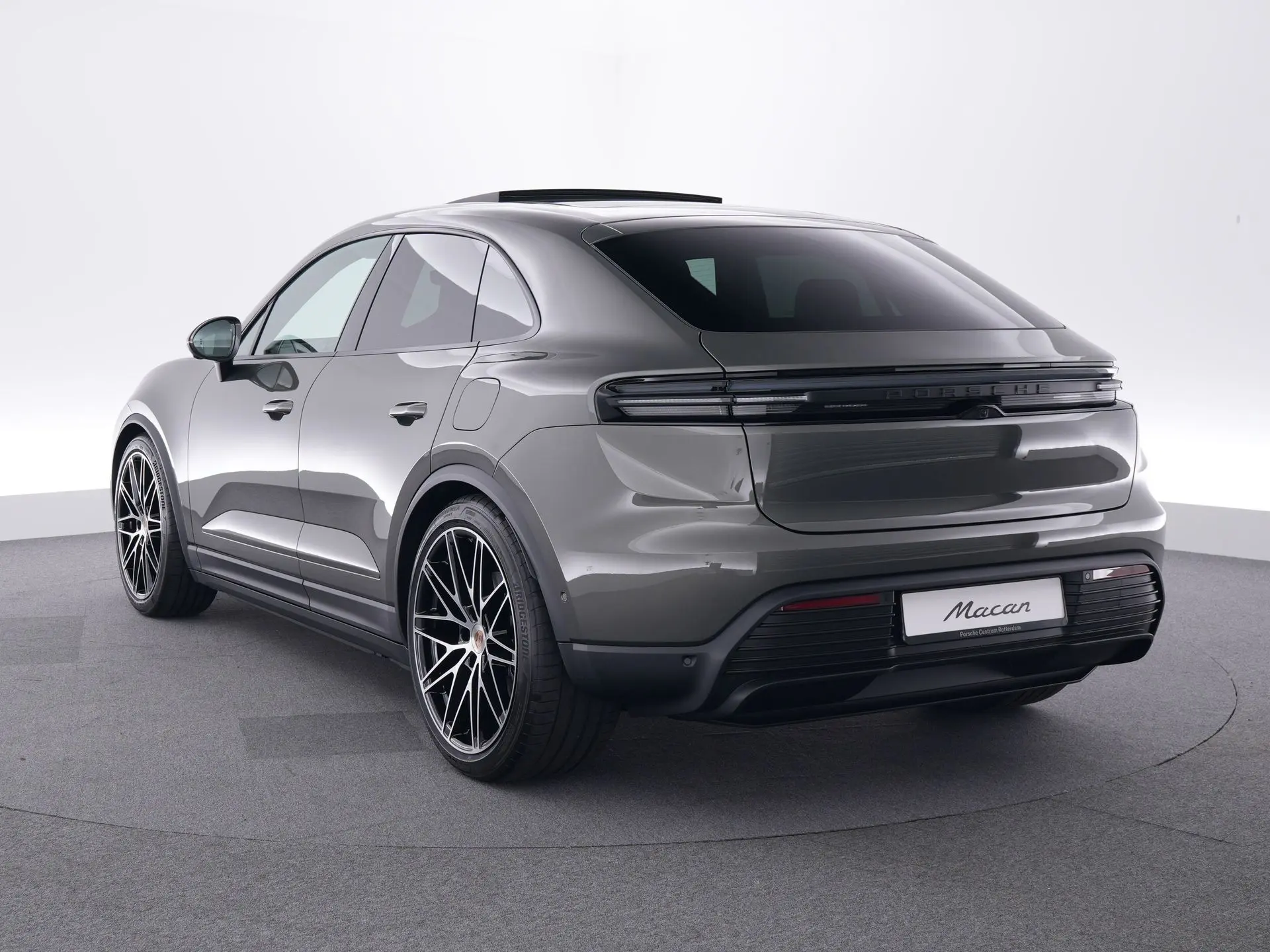 Macan 4