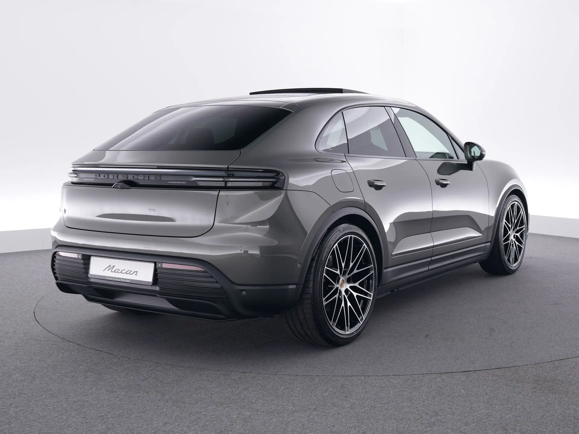 Macan 4