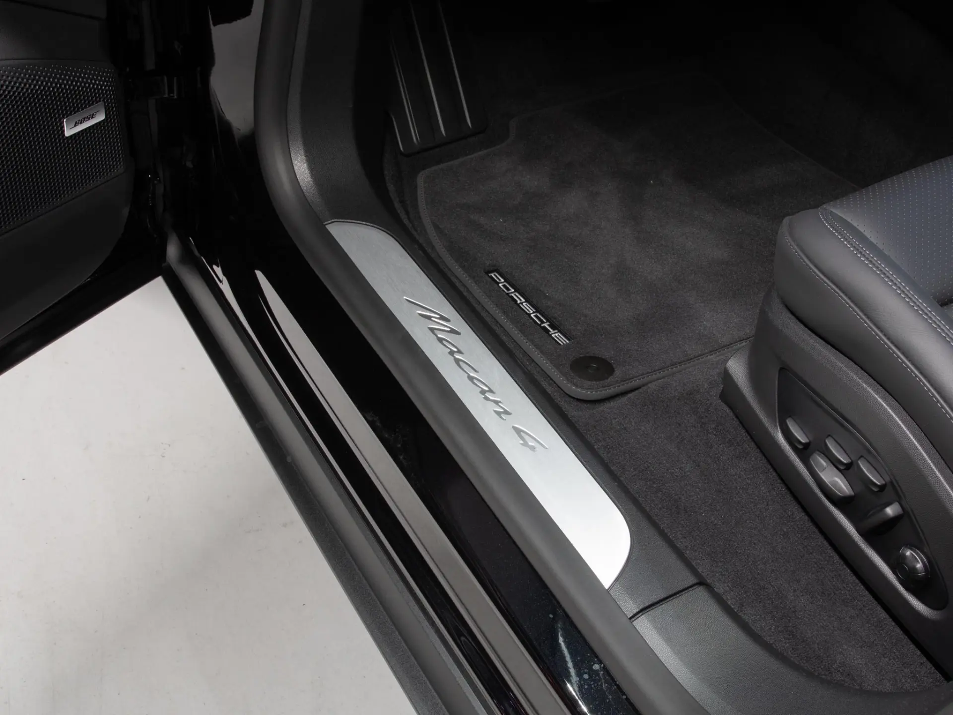 Macan 4