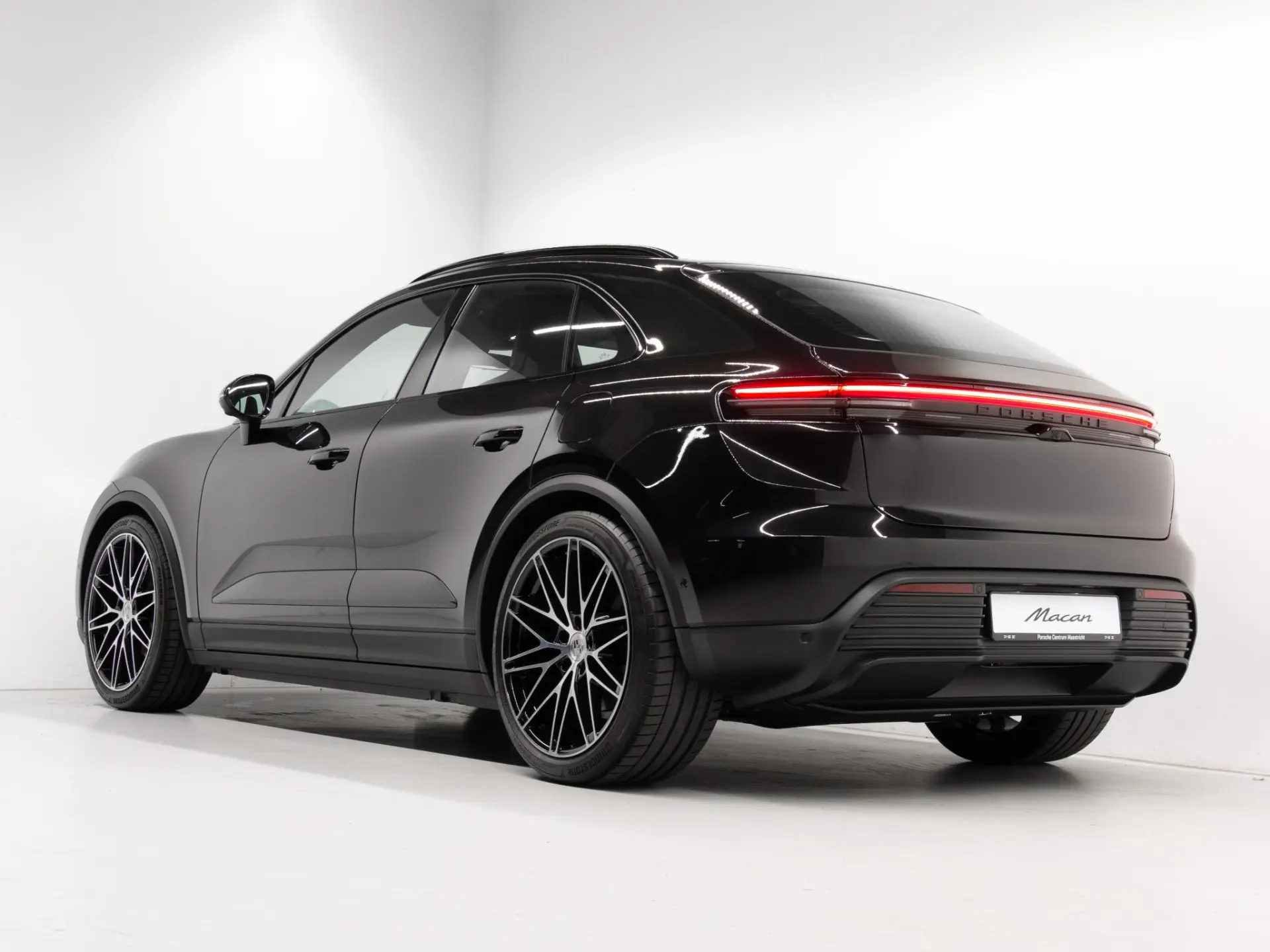 Macan 4