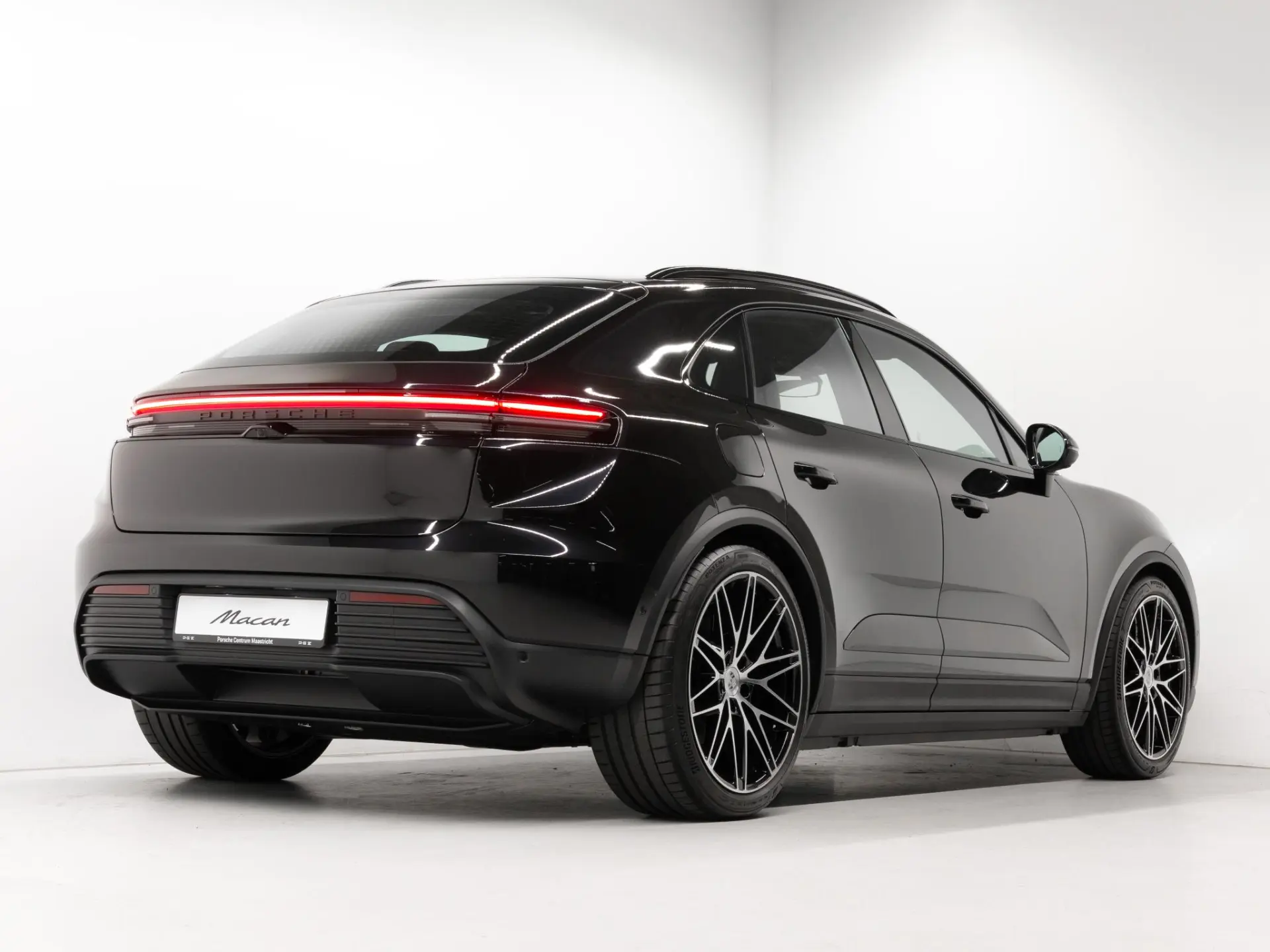 Macan 4