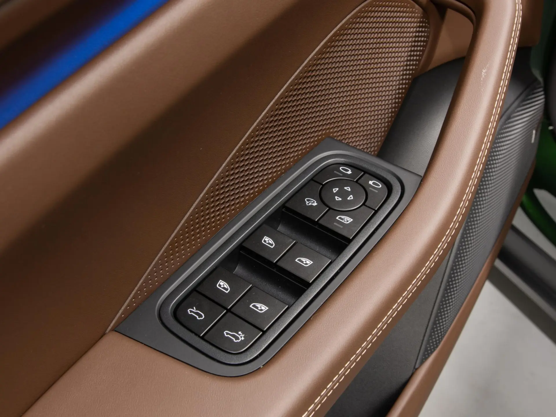 Macan 4