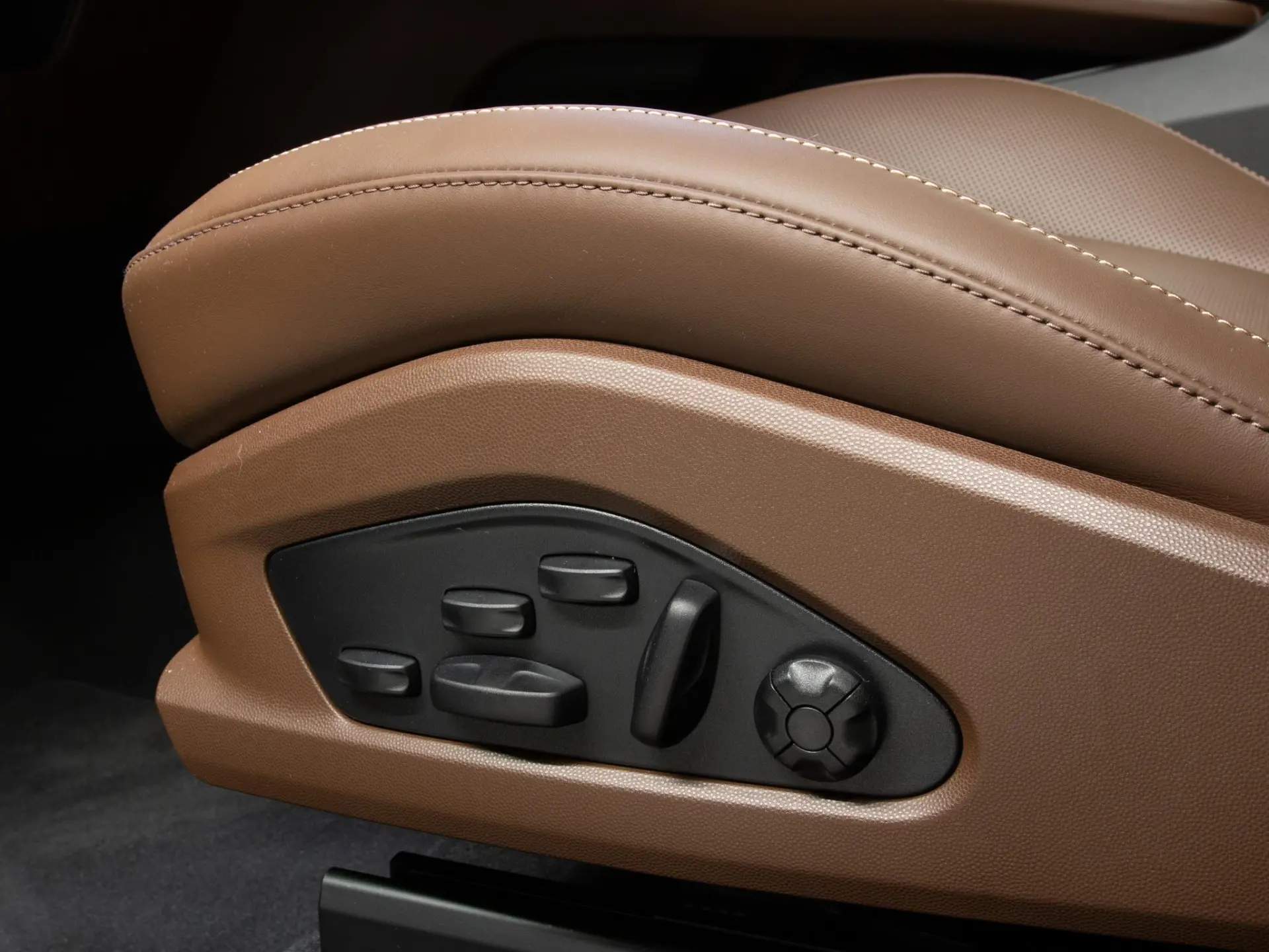 Macan 4