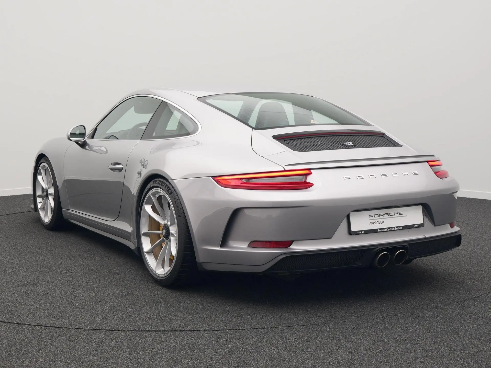 911 GT3 Touring