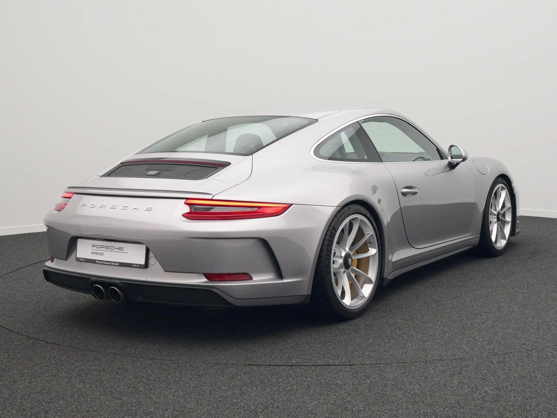 911 GT3 Touring