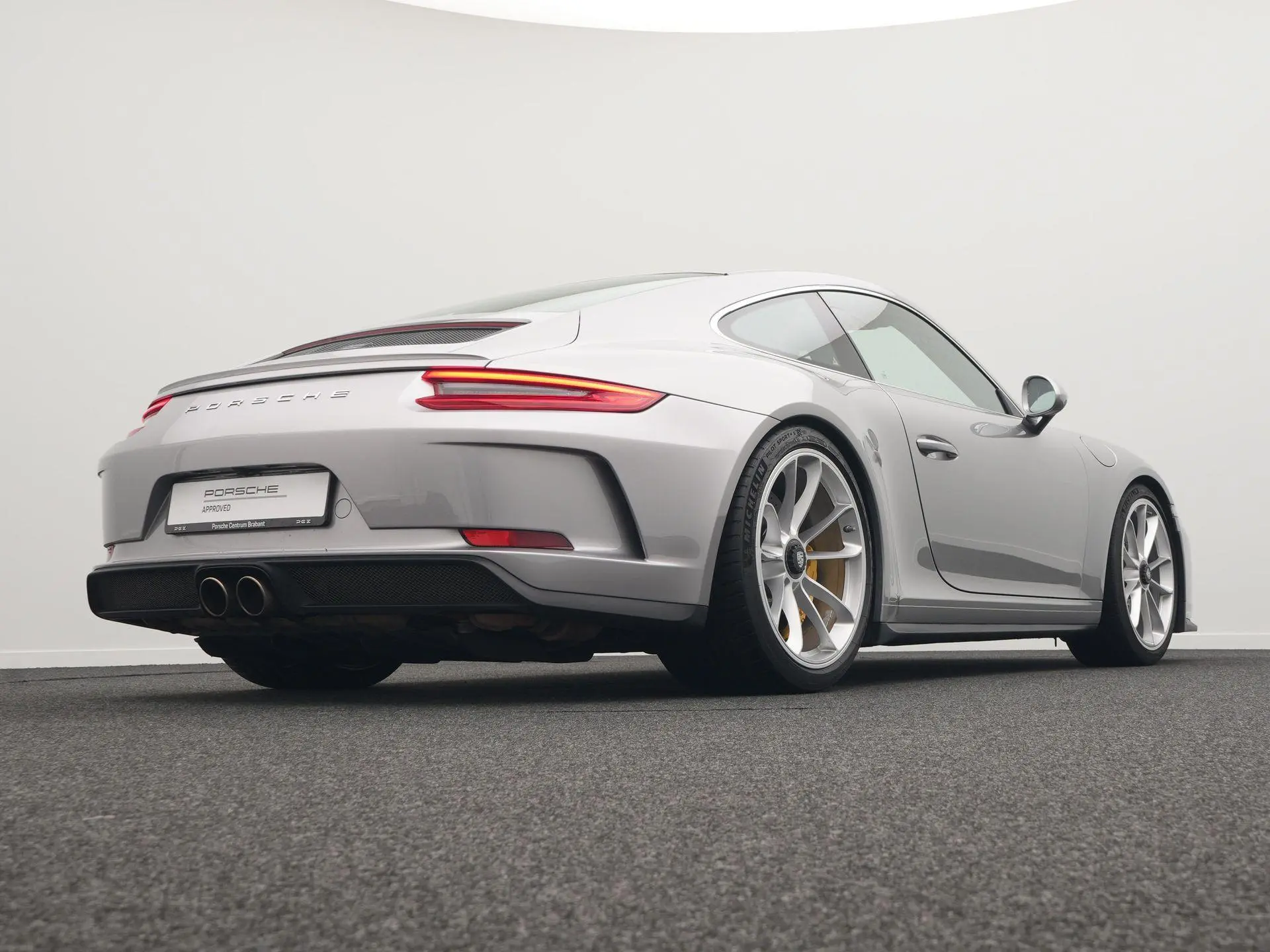 911 GT3 Touring