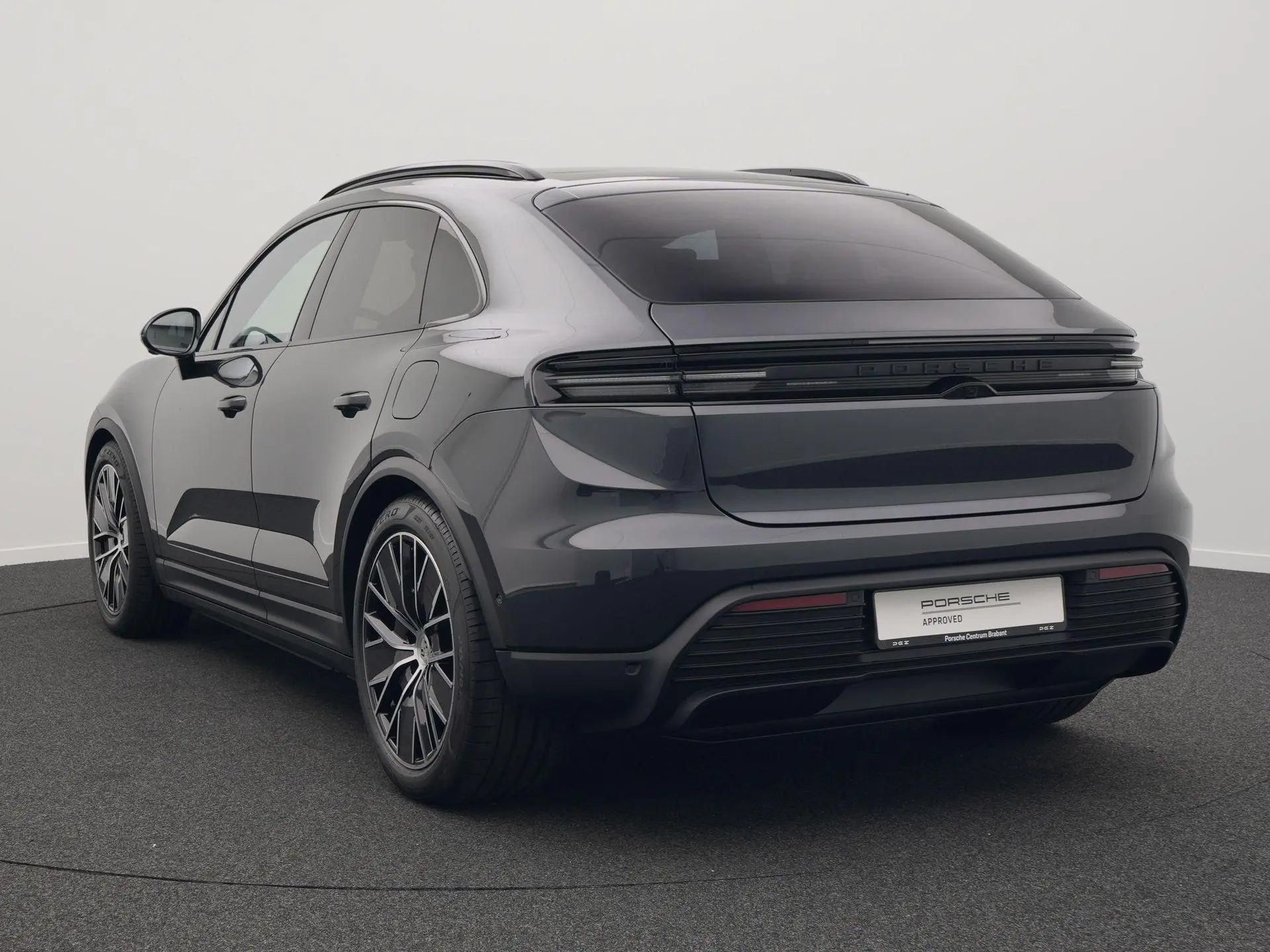 Macan 4 S