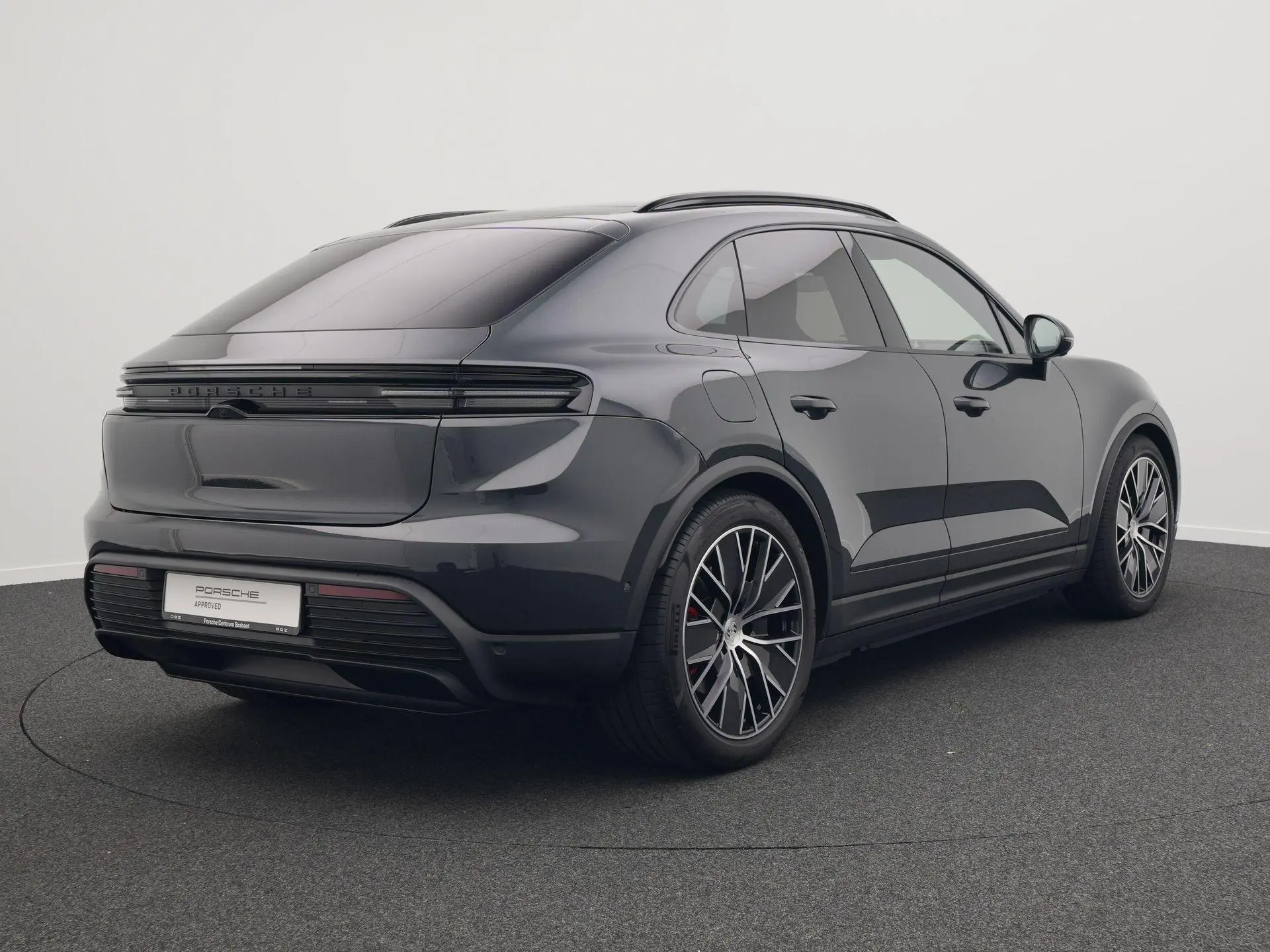 Macan 4 S